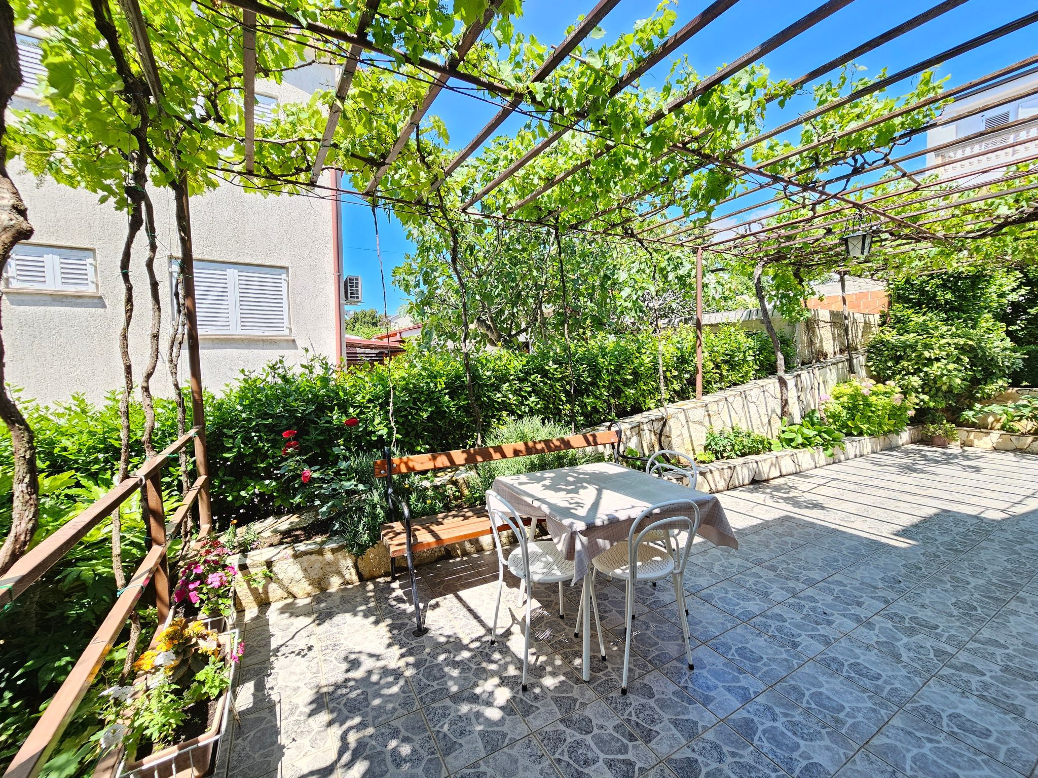 Wohnung für 7 Personen mit Terrasse und Meerblick-Binnen