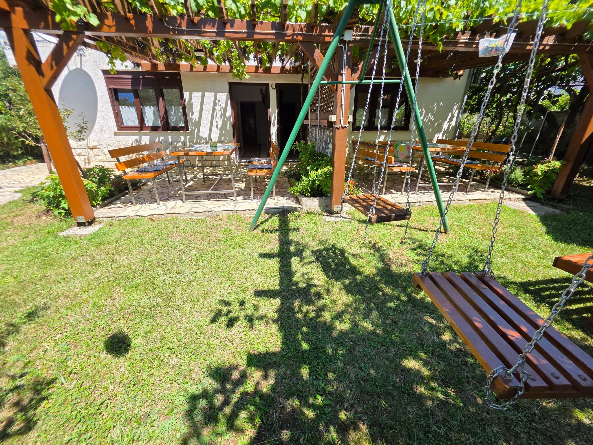 In Novi Vinodolski mit Grill, Terrasse und Garten-Drinnen