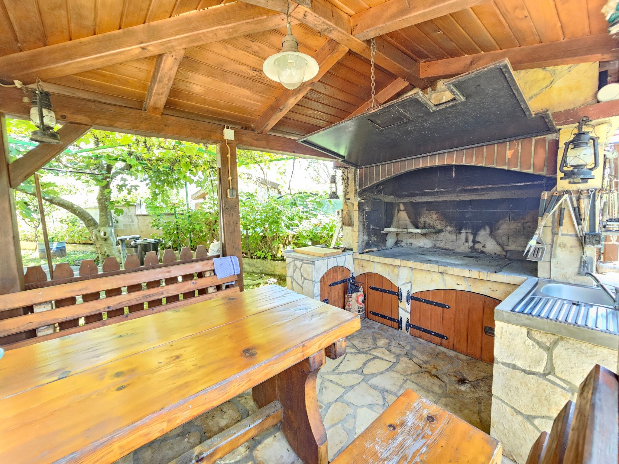 In Novi Vinodolski mit Grill, Terrasse und Garten-Drinnen