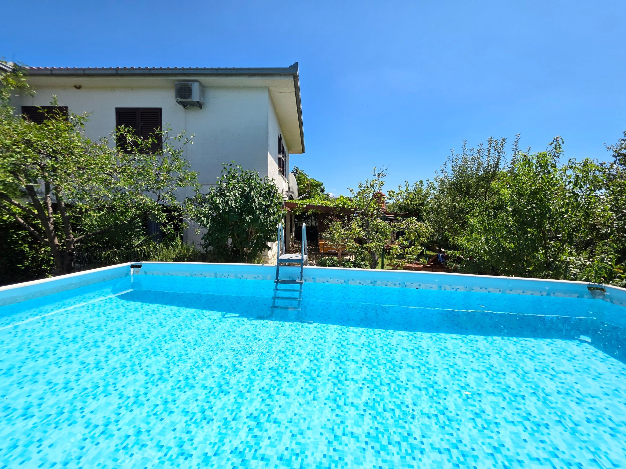 In Novi Vinodolski mit Grill, Terrasse und Garten-Drinnen