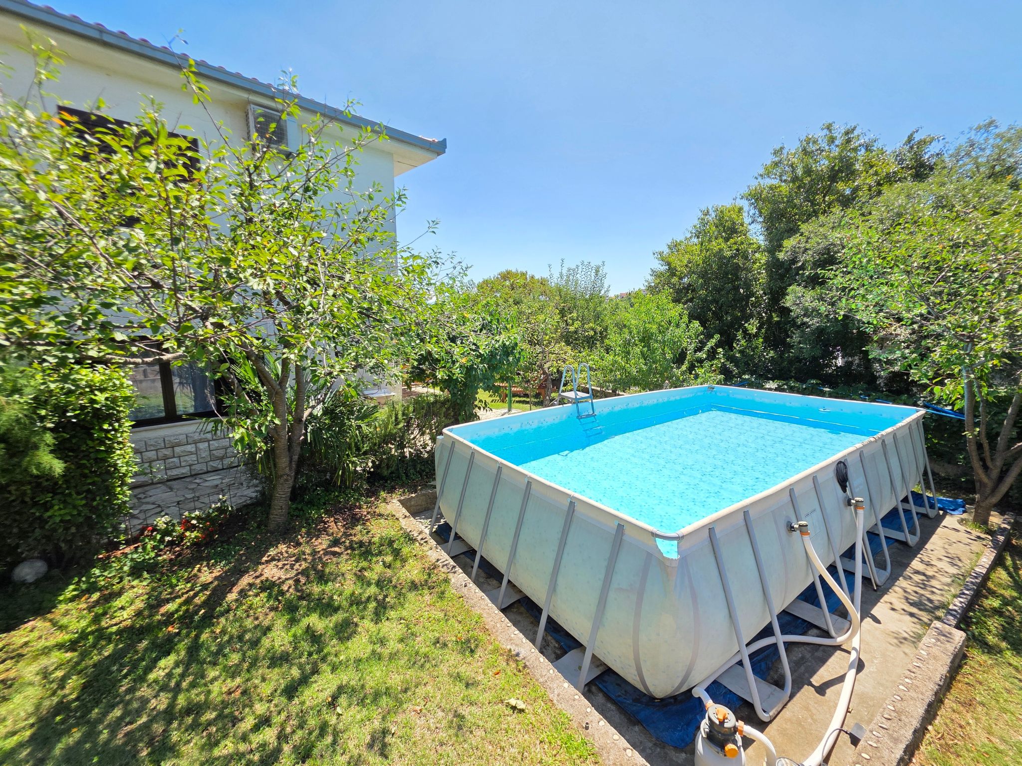 In Novi Vinodolski mit Grill, Terrasse und Garten-Drinnen