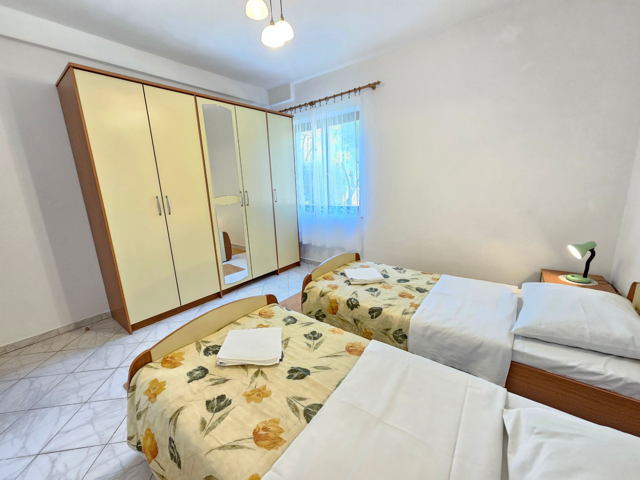 In Novi Vinodolski mit Grill, Terrasse und Garten-Drinnen