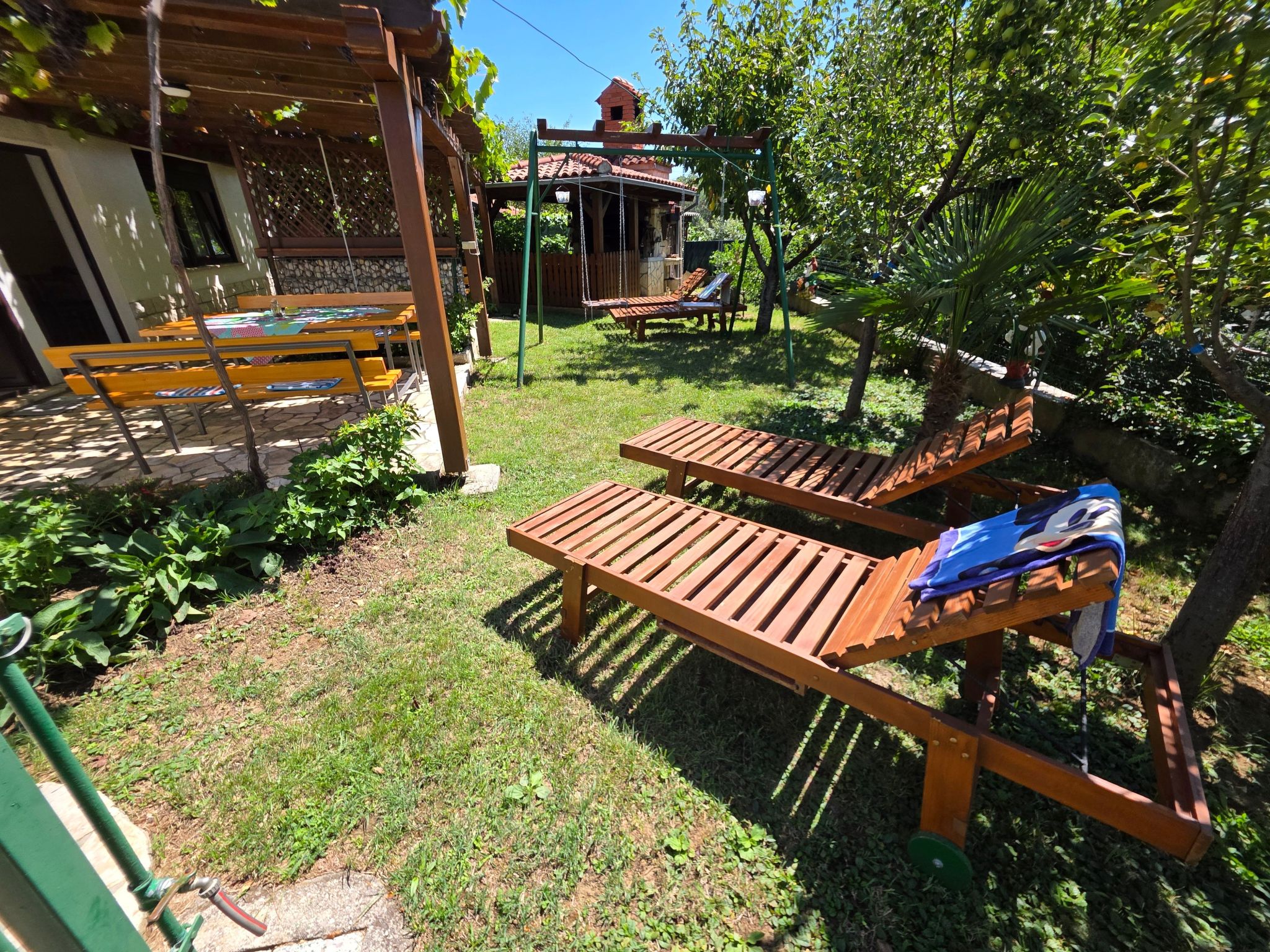 In Novi Vinodolski mit Grill, Terrasse und Garten-Drinnen