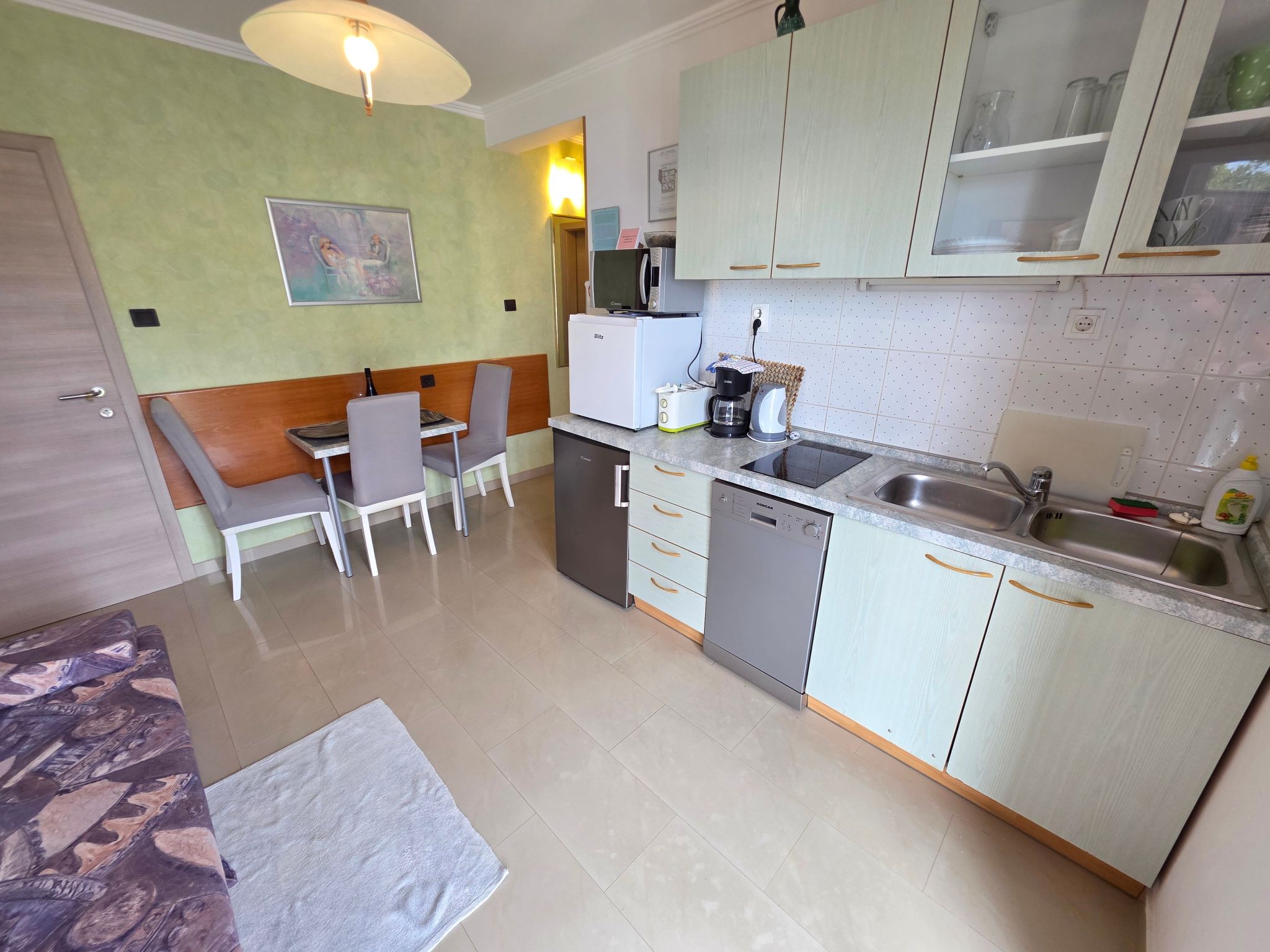 Appartement mit Balkon und Meerblick-Inside