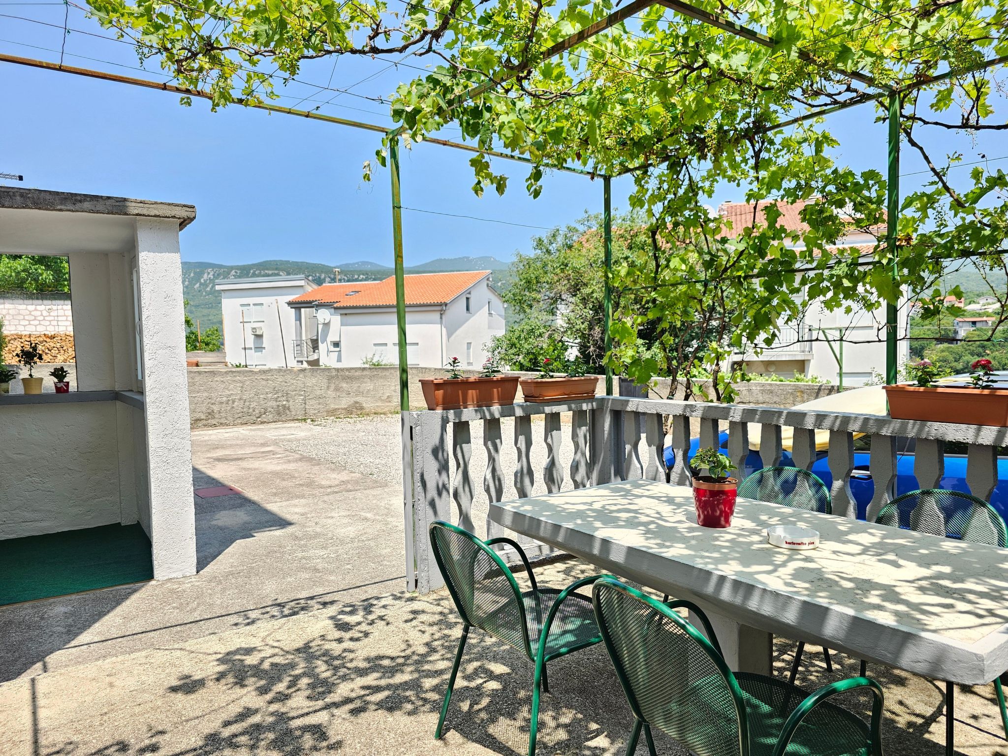 Appartement für 2-3 Personen mit Terrasse-Dedans