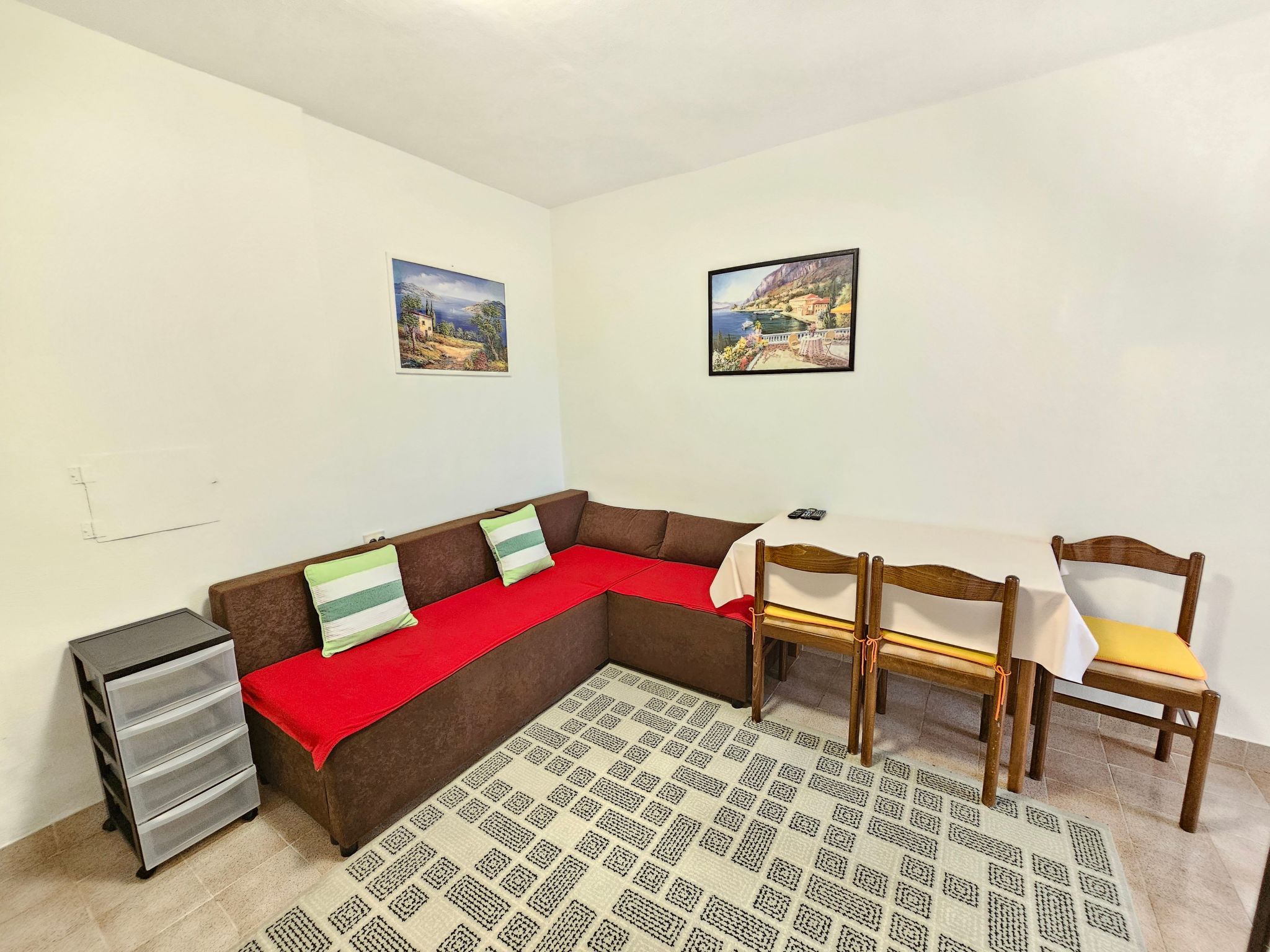 Appartement für 2-3 Personen mit Terrasse-Dedans