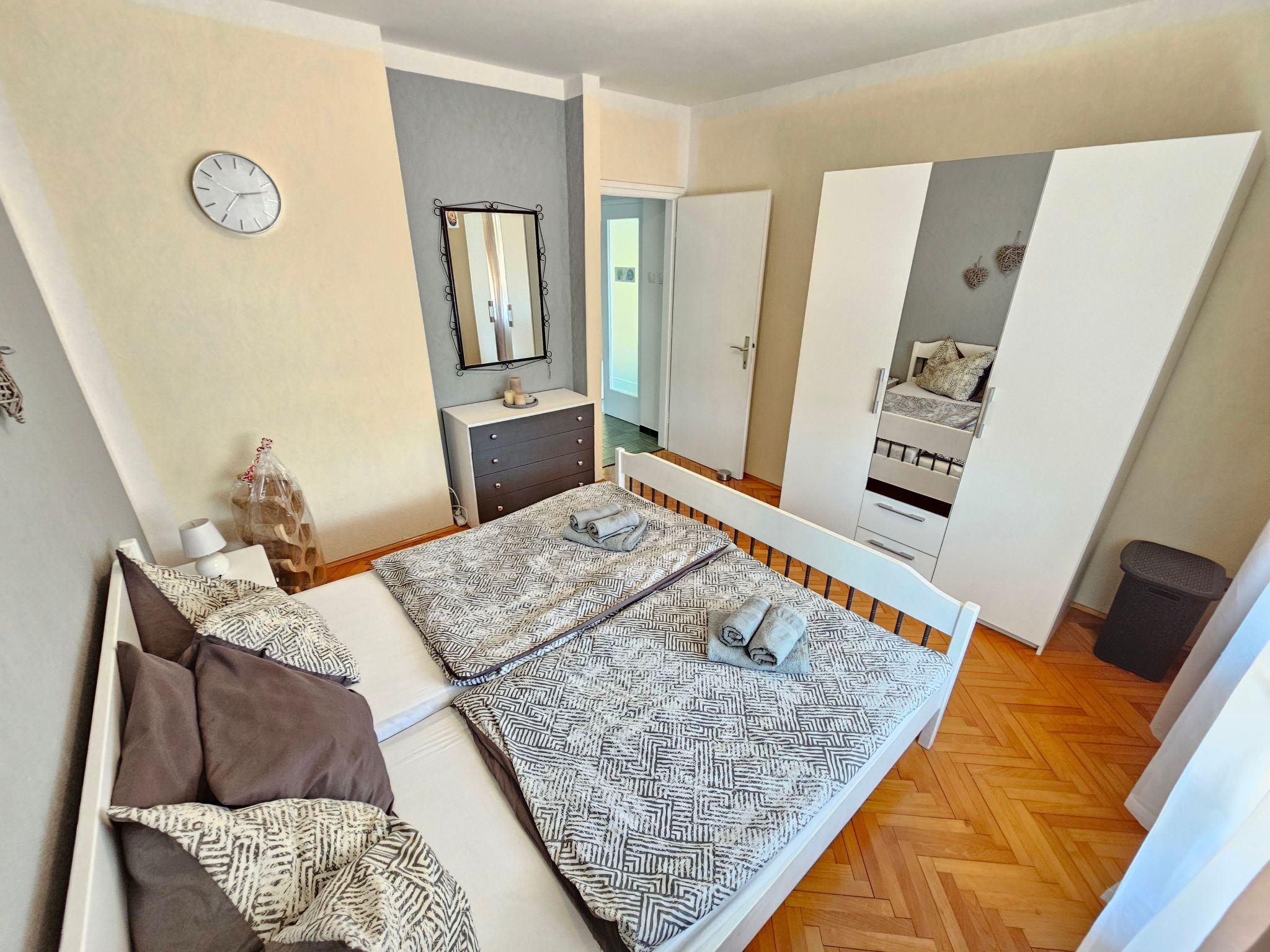 Wohnung für 4 Pers. mit Balkon, tolle Lage-Binnen