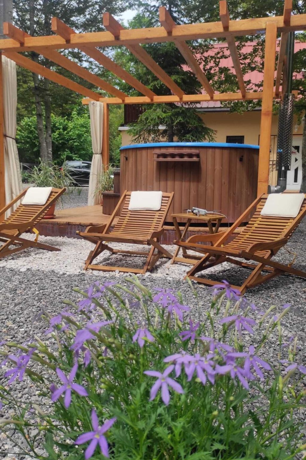 Idyllic holiday home-Outside