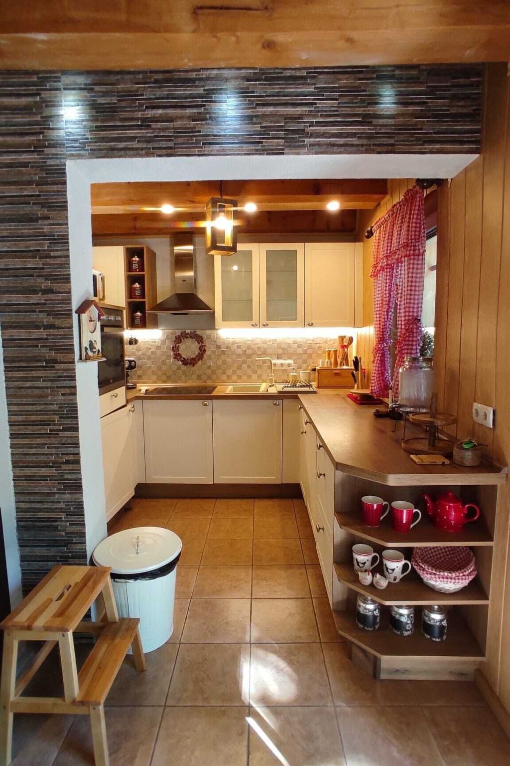 Idyllic holiday home-Inside