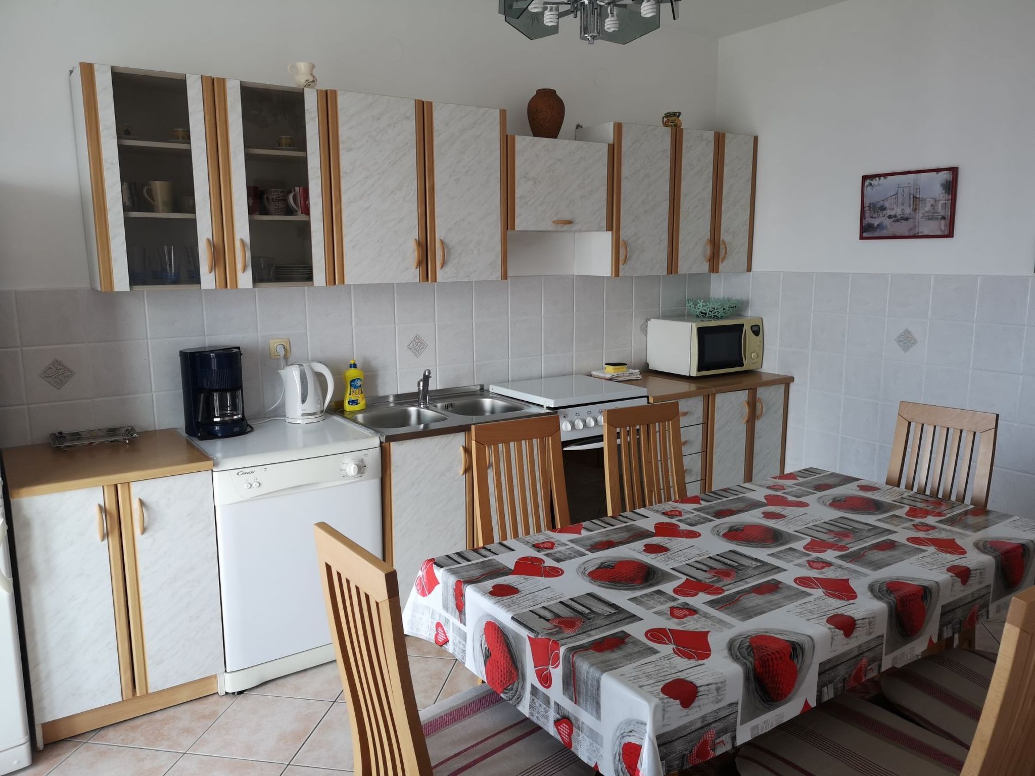 "Ana" mit Blick auf das Wasser