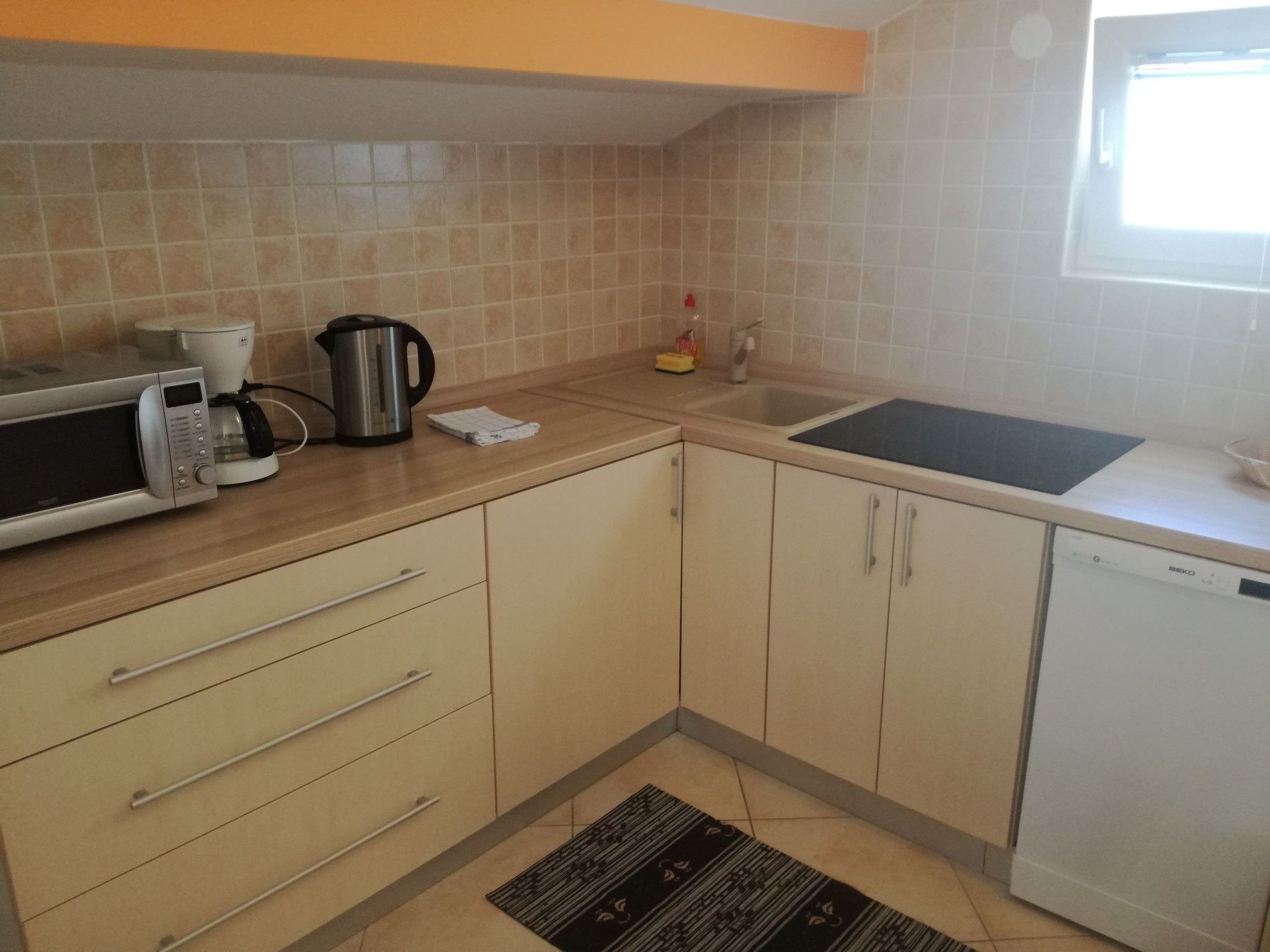 Wohnung mit Blick auf das Wasser-Image-tags.info