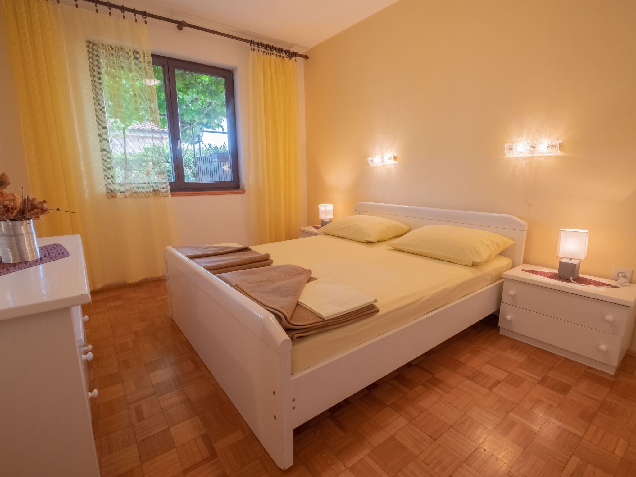 1820396-Image-tags.info