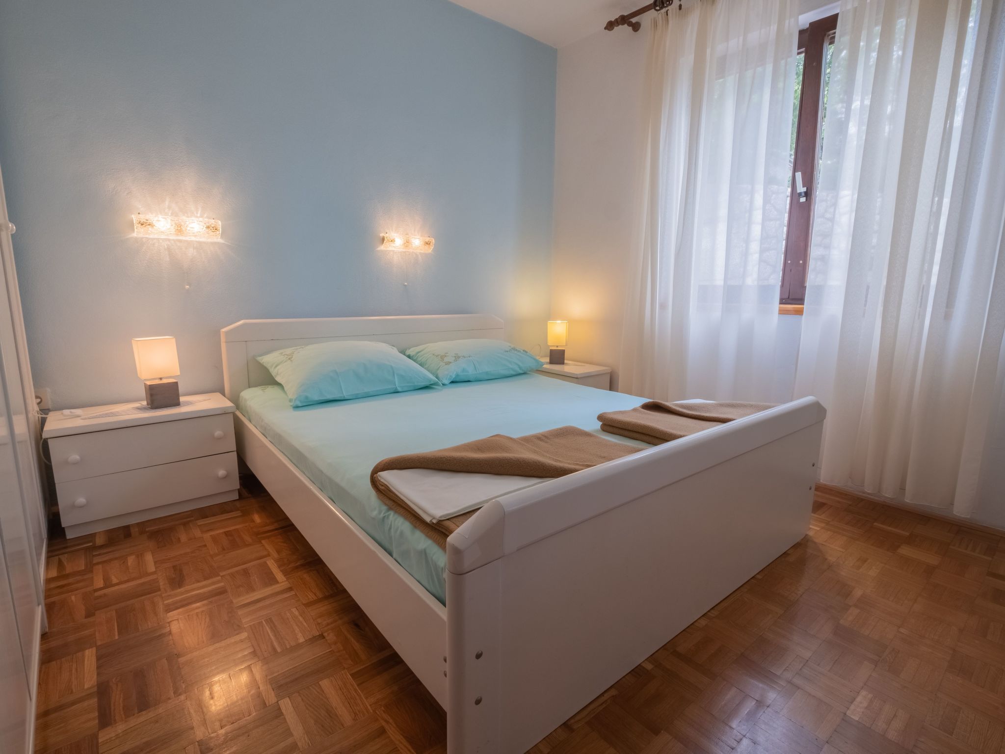 1820396-Image-tags.info