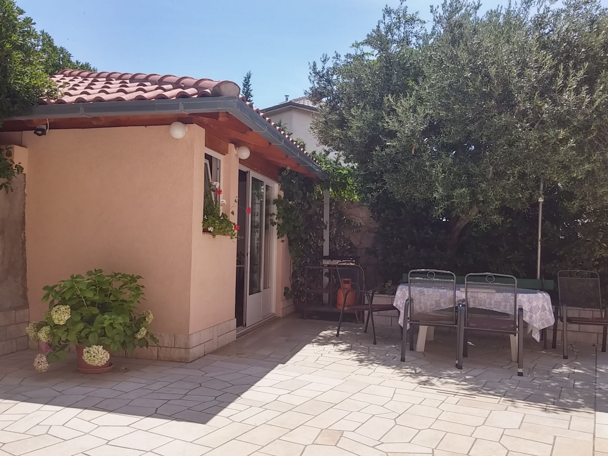 Katarina mit Garten und Grill-Binnen