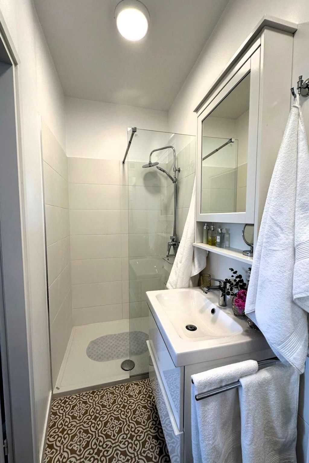 Villa "Cotton House" mit Schwimmbad-Inside