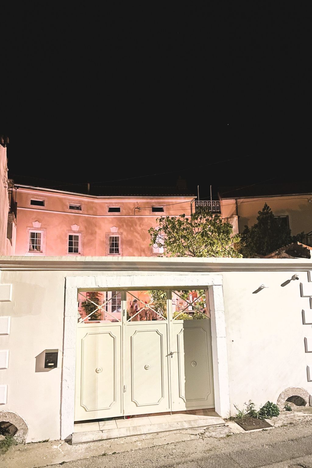 Villa "Cotton House" mit Schwimmbad-Inside