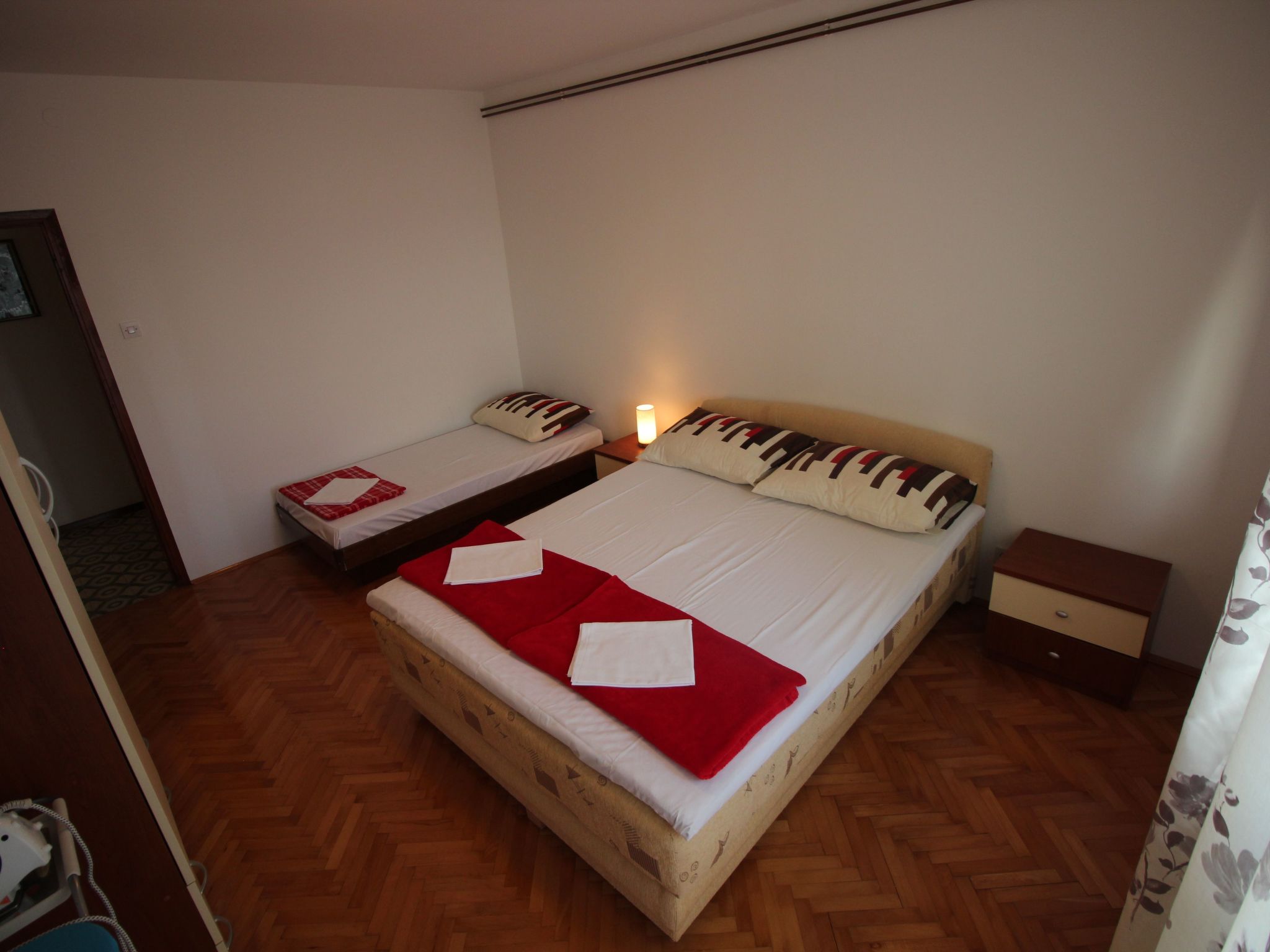 "Adriana" mit Blick auf das Wasser-Inside