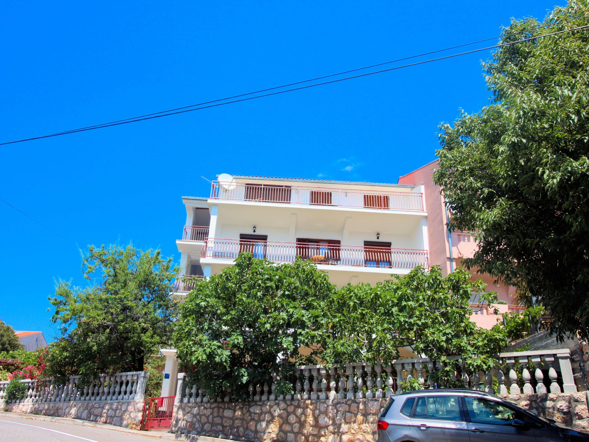 Wohnung in Novi Vinodolski mit Gemeinsamem Garten-Outside