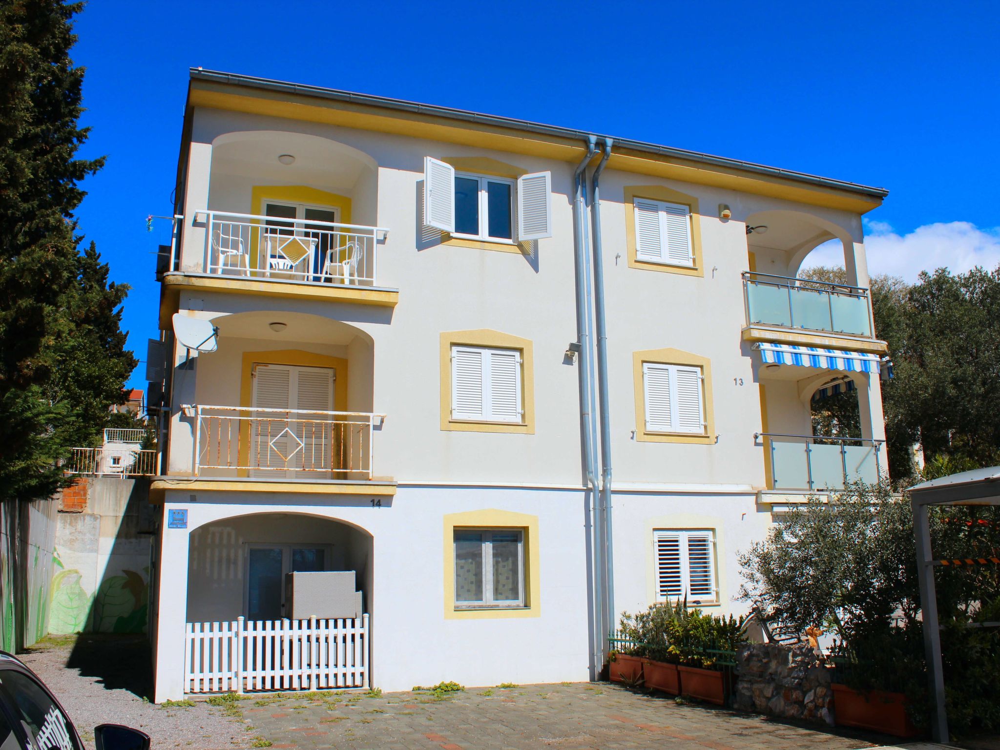 "Bribirska Obala" direkt am Strand-Dedans