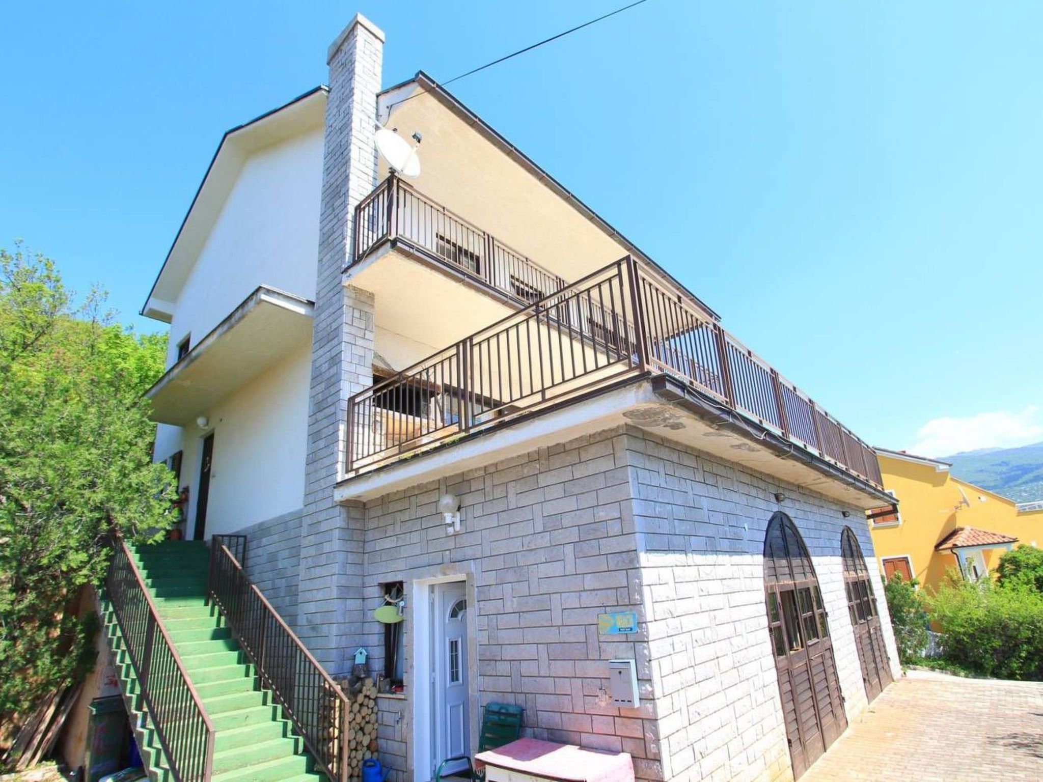 Wunderschönes Ferienhaus in Povile mit Garten, Terrasse und Grill und Meerblick