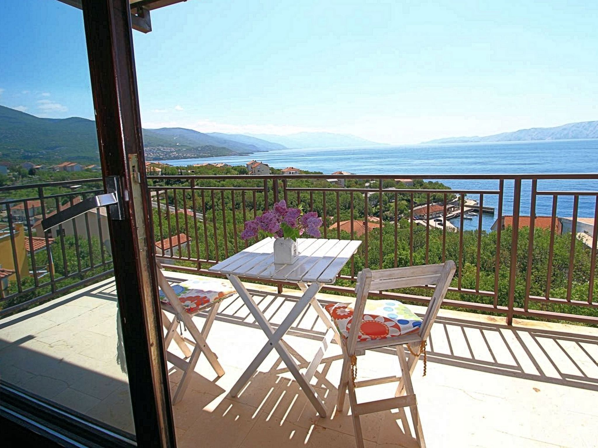Wunderschönes Ferienhaus in Povile mit Garten, Terrasse und Grill und Meerblick