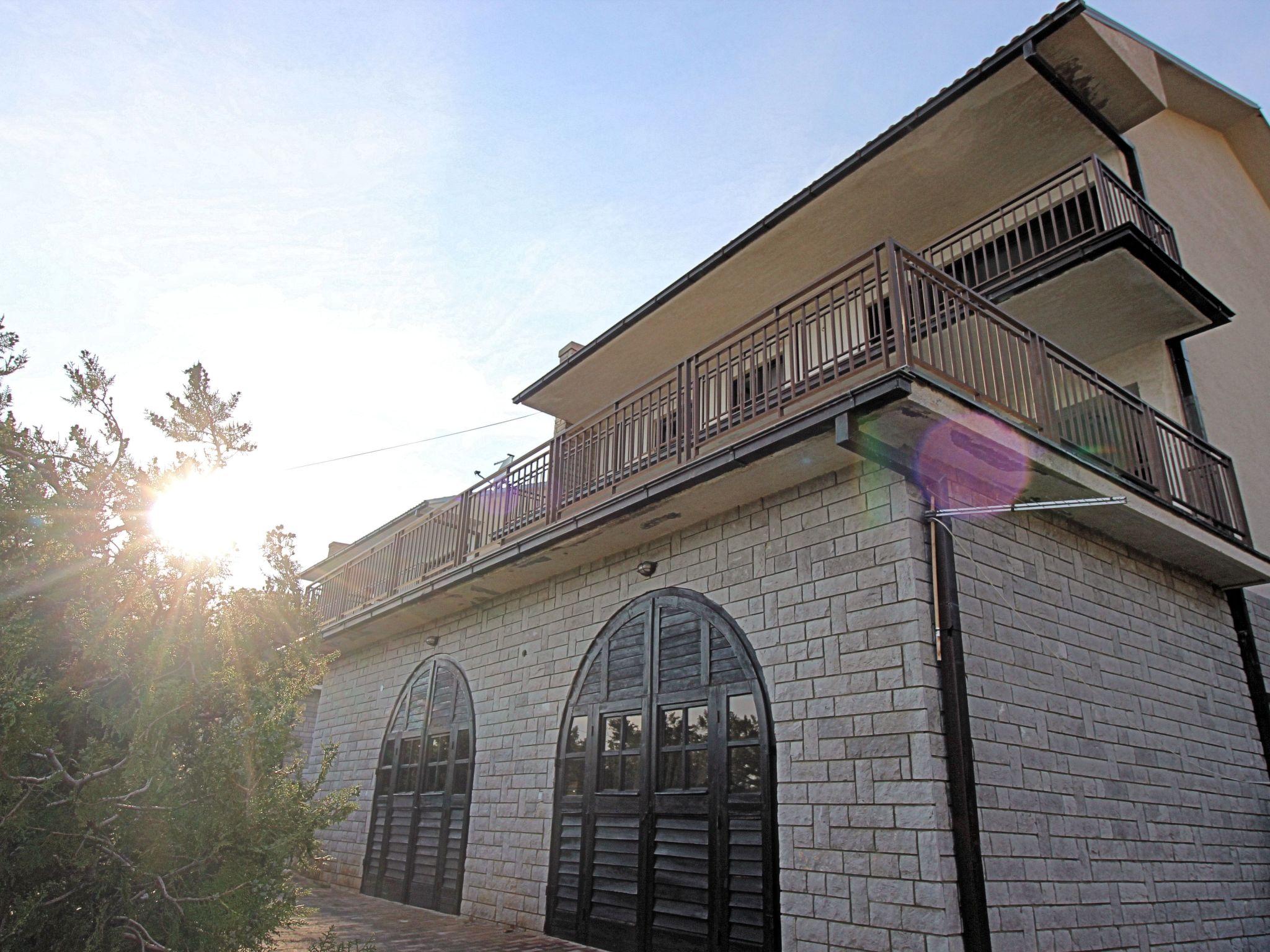 Wunderschönes Ferienhaus in Povile mit Garten, Terrasse und Grill und Meerblick-Outside
