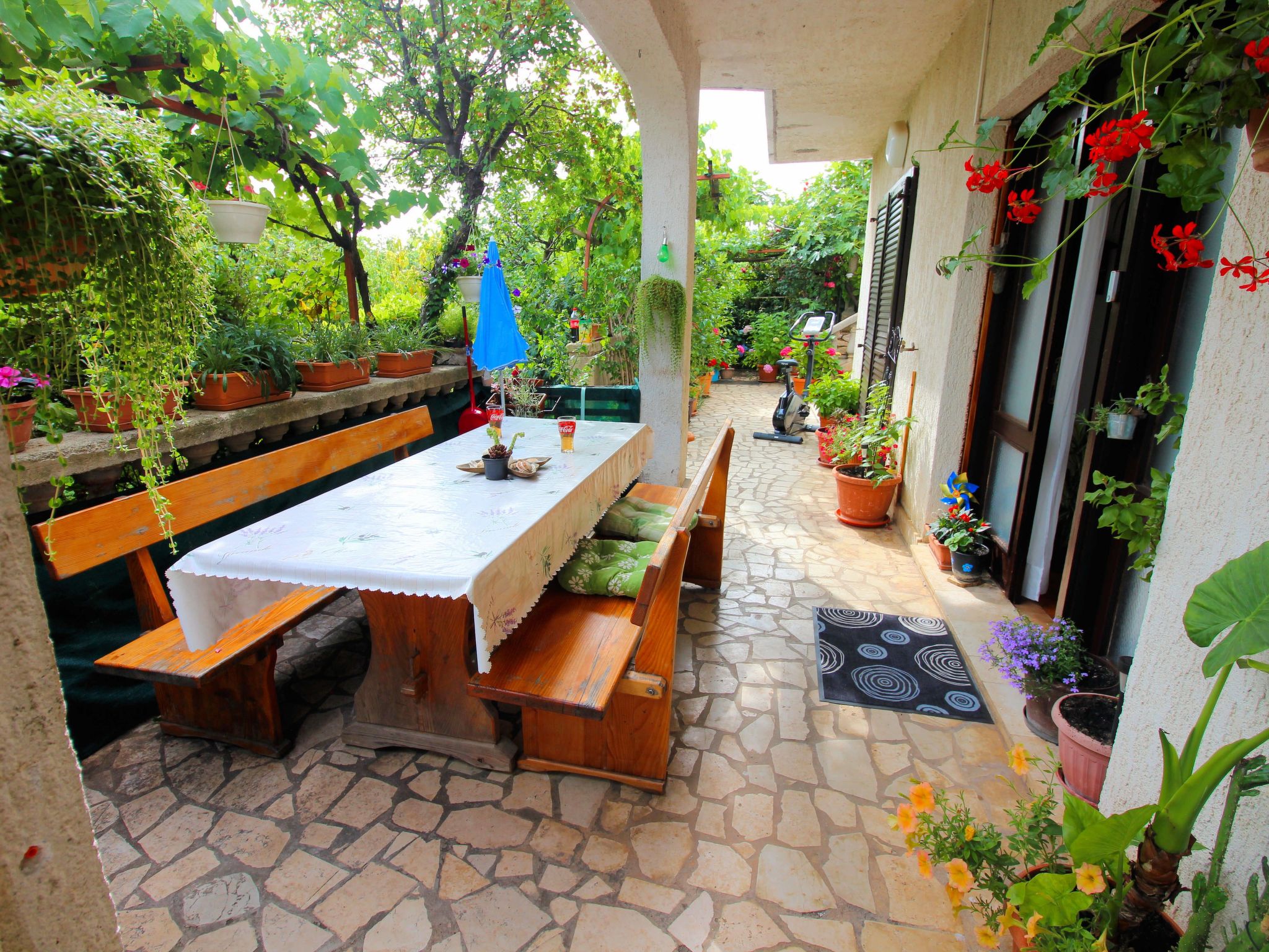 "Pljesa Jasna" mit Terrasse-Buiten