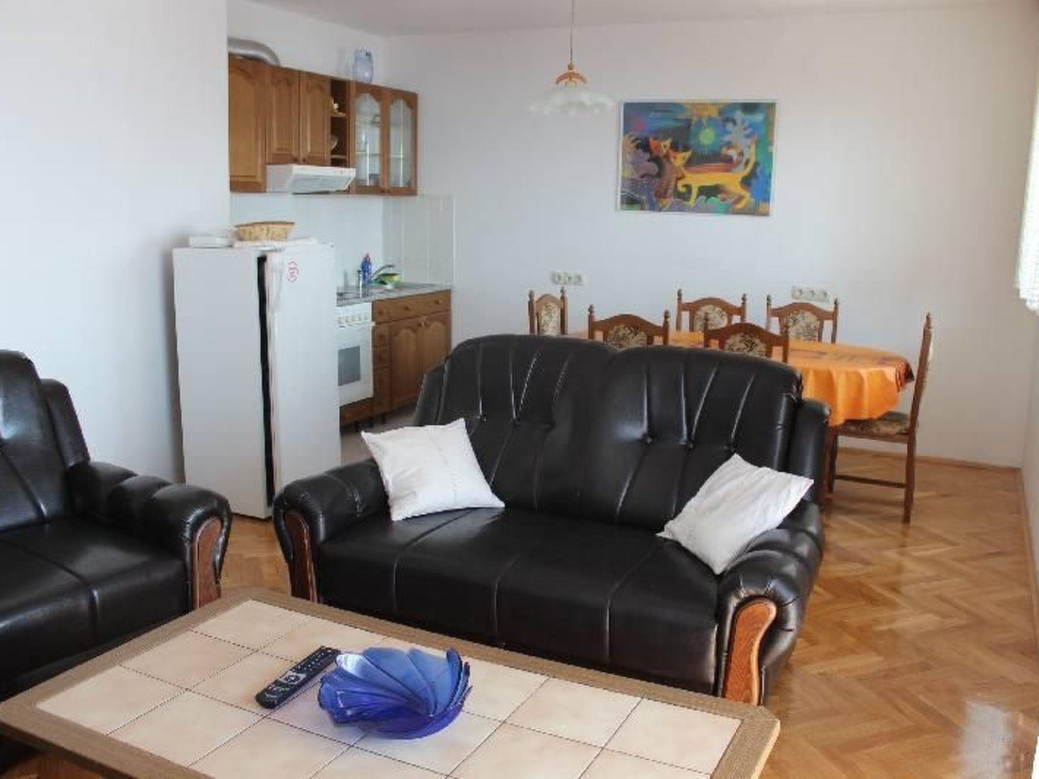 "Manda 2" mit Blick auf das Wasser-Inside