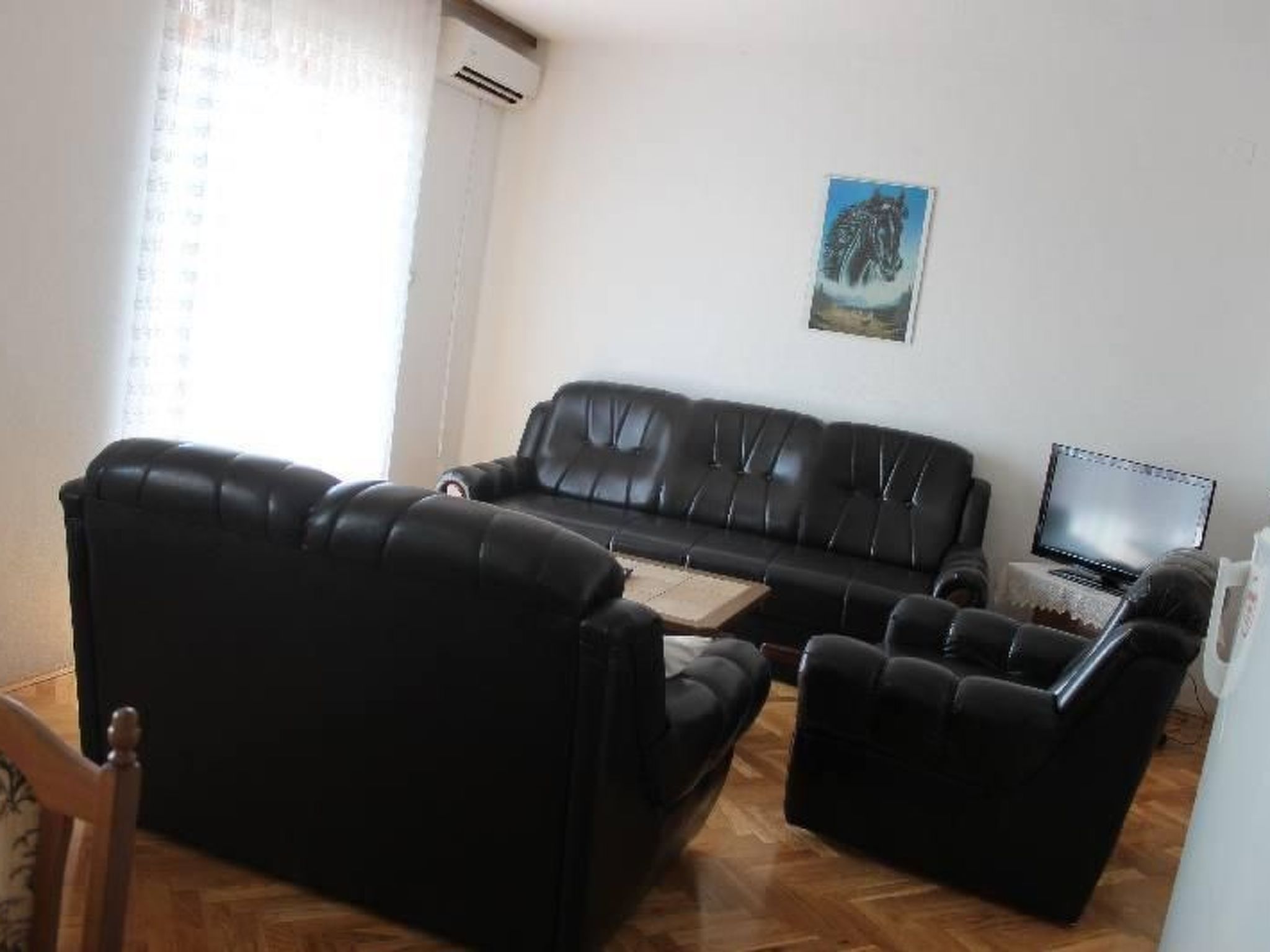 "Manda 2" mit Blick auf das Wasser-Inside