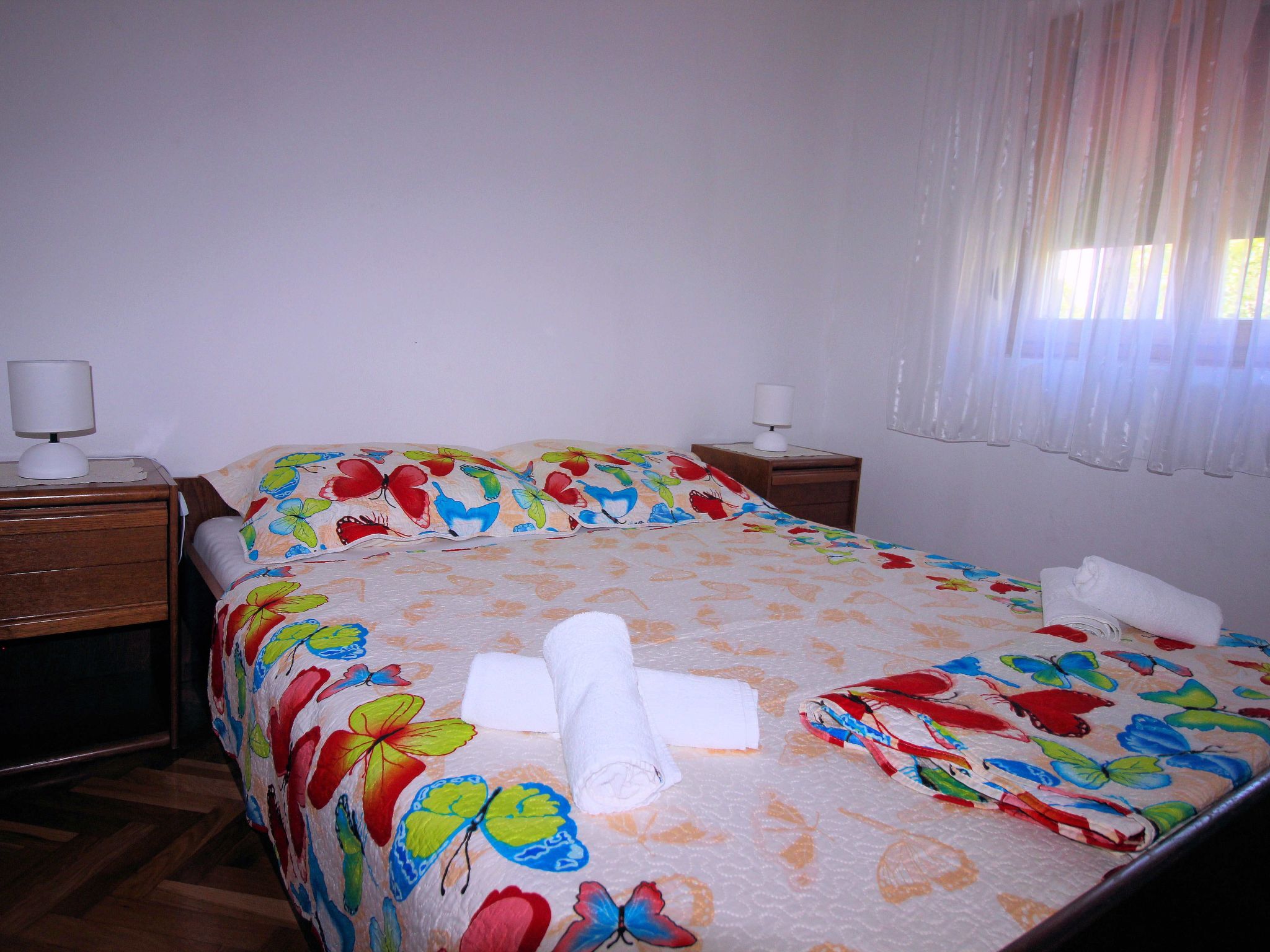 "Manda 2" mit Blick auf das Wasser-Inside