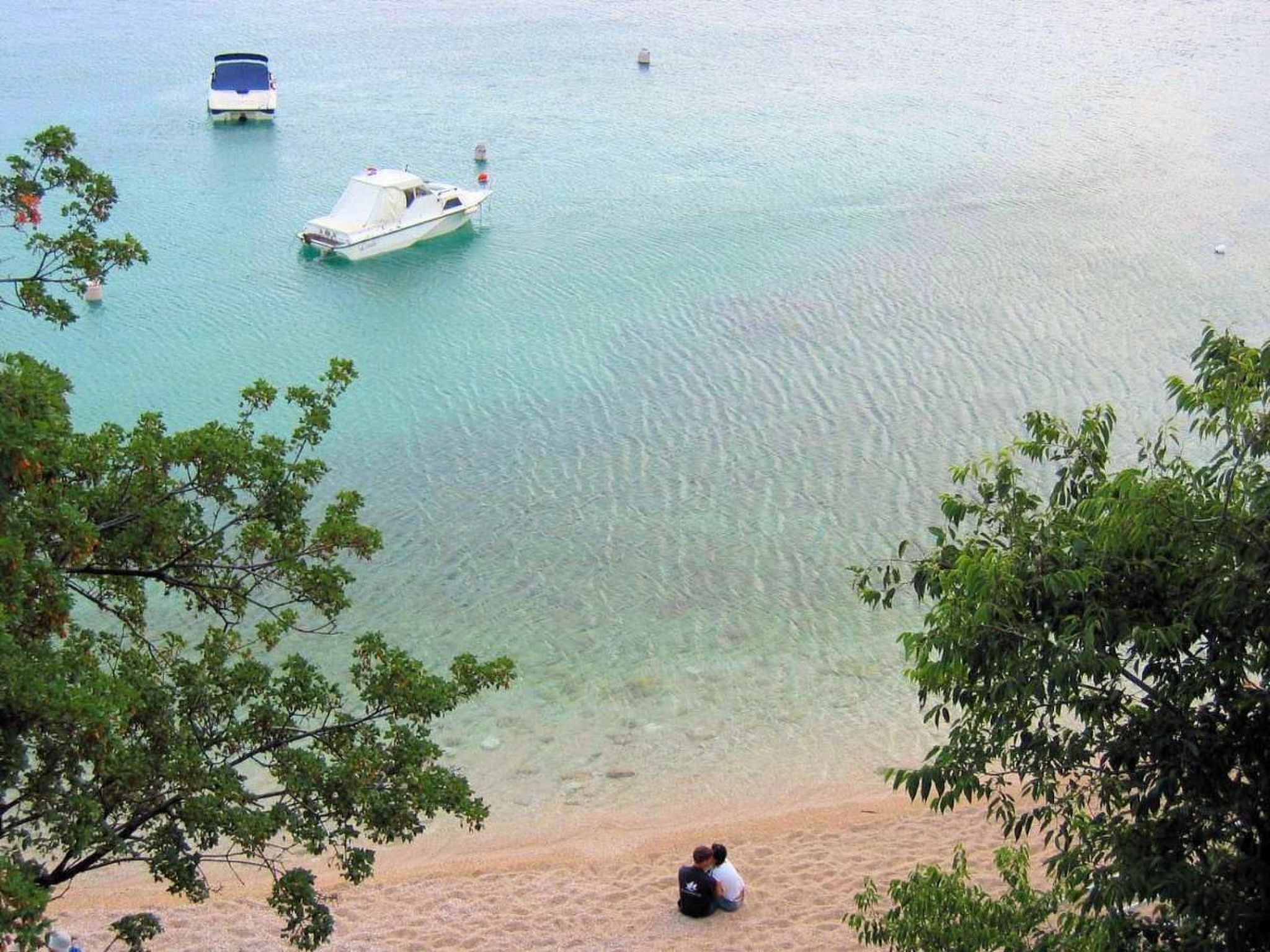am schönen Kieselstrand. – Novi Vinodolski – Kvarner Bucht
