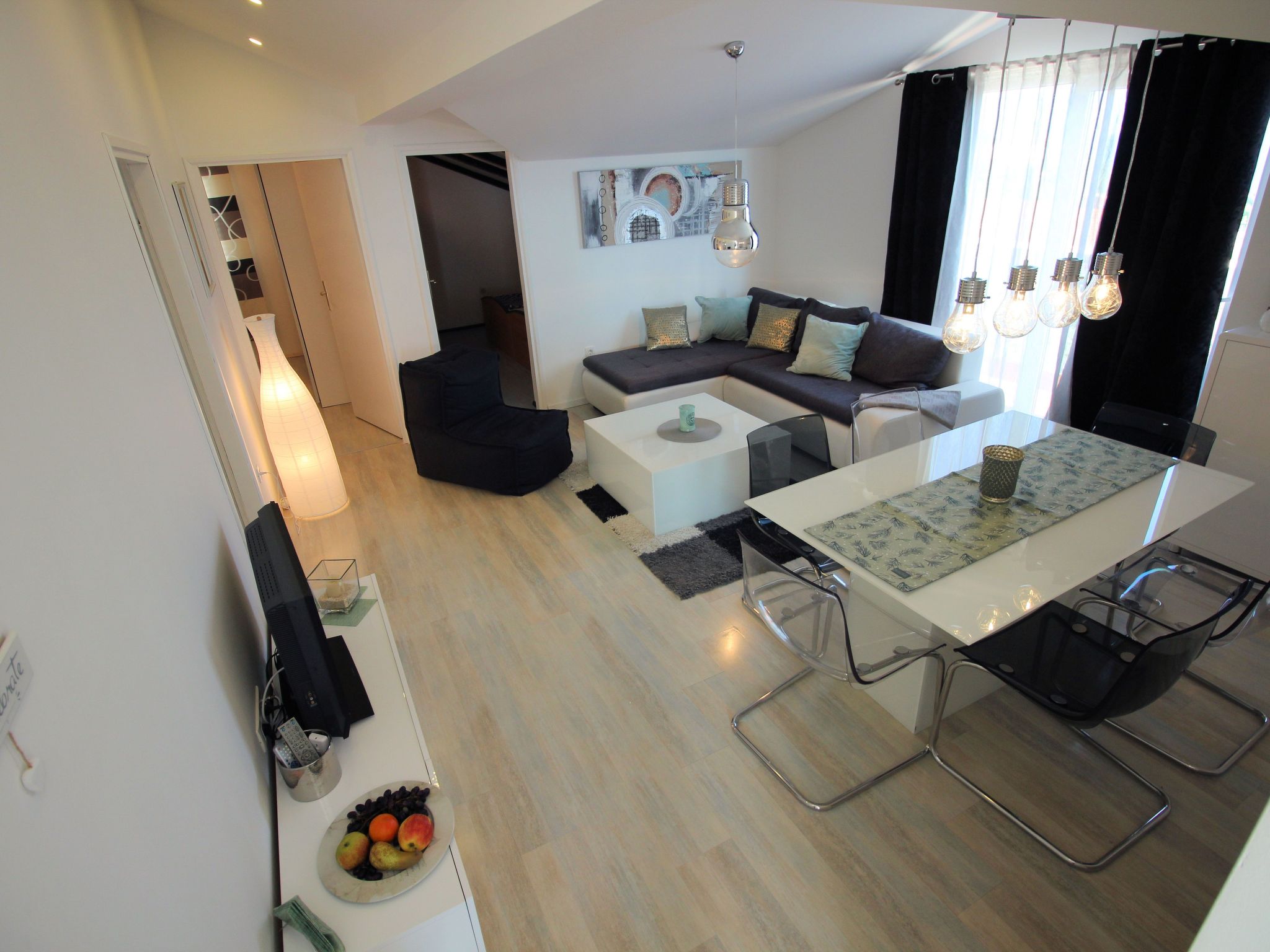 "Evelin" direkt am Strand-Drinnen