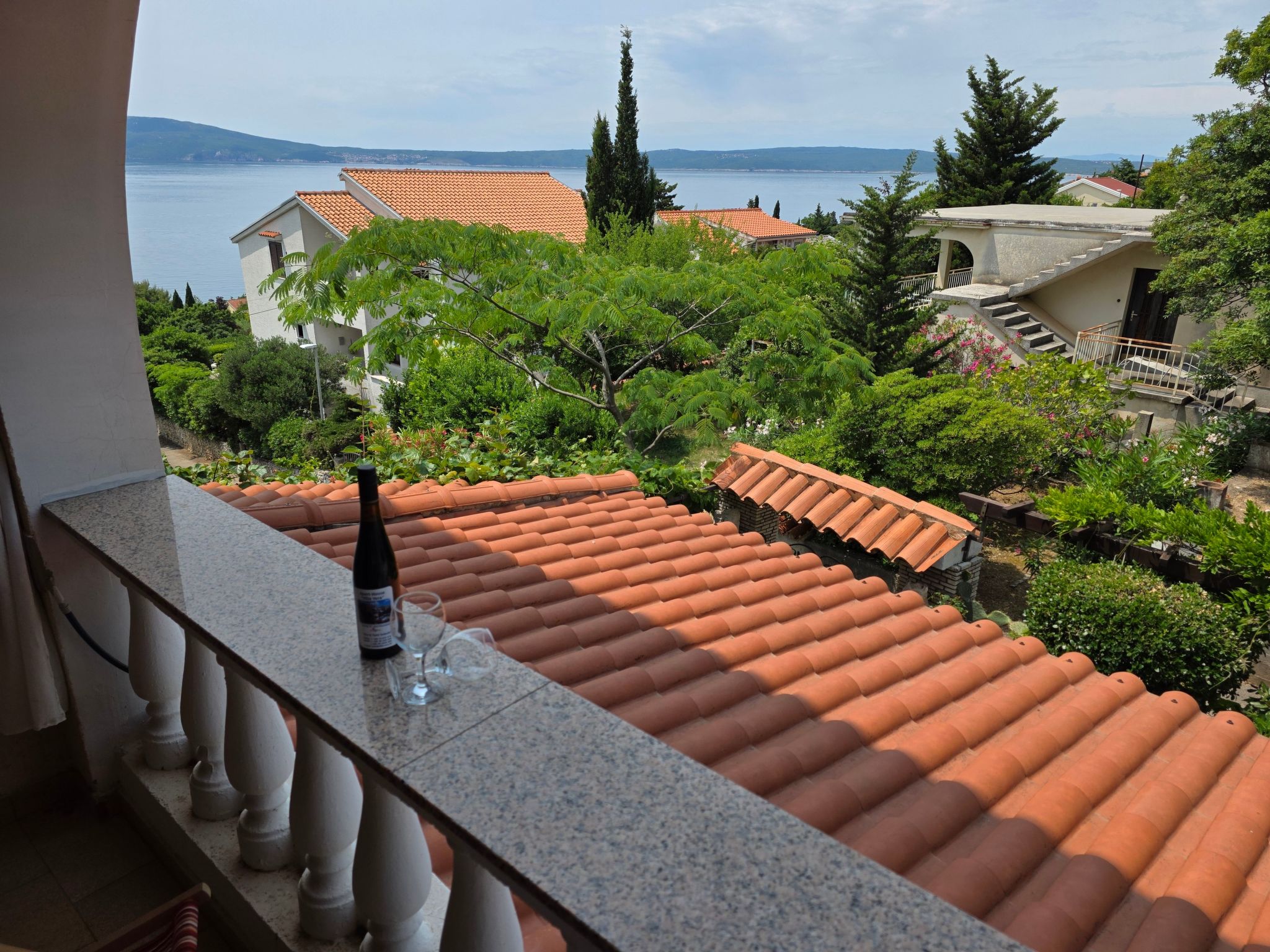 Appartement mit Balkon - gemeinsamer Pool und Terrasse-Inside