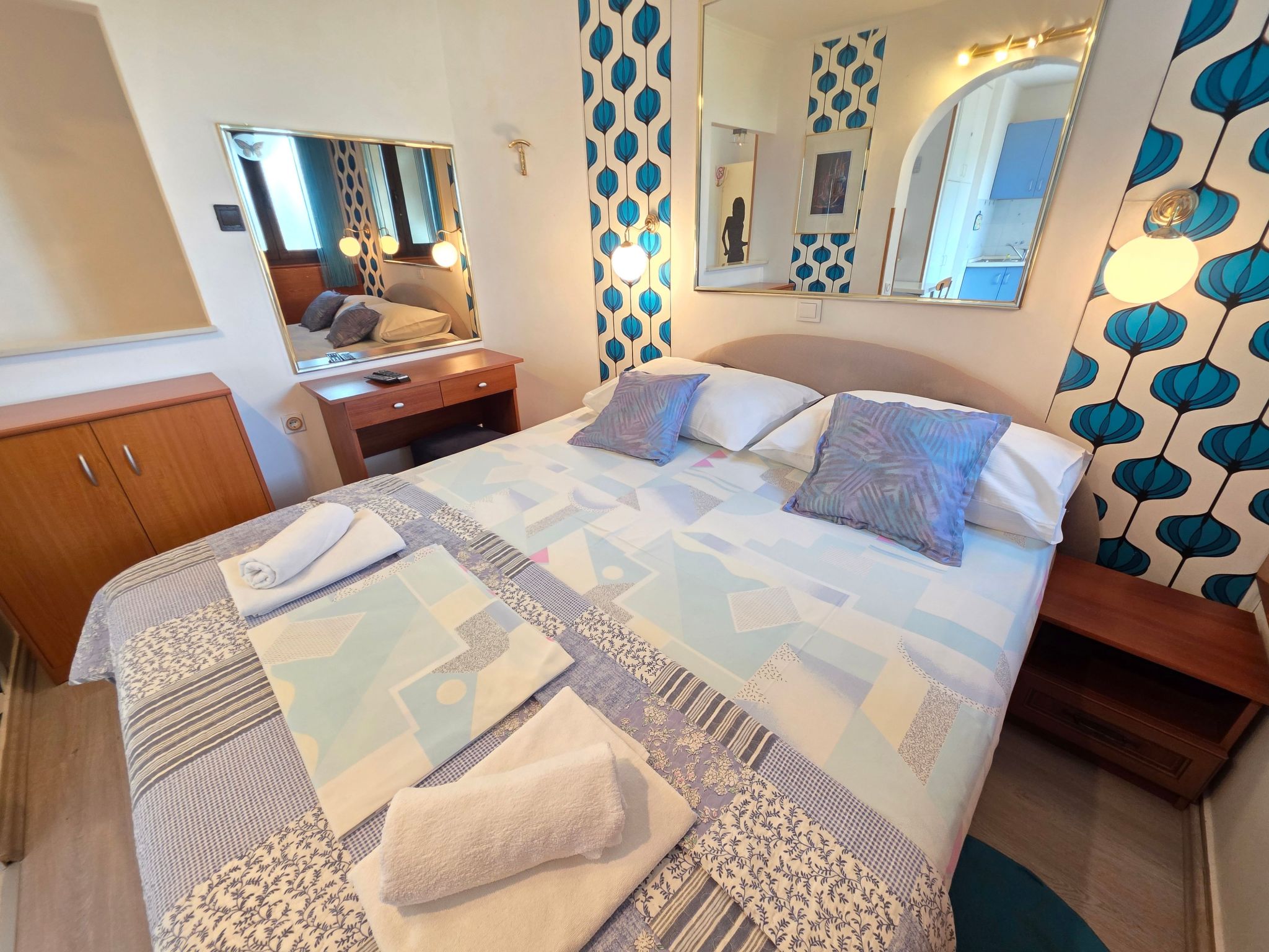 Appartement mit Balkon - gemeinsamer Pool und Terrasse-Inside