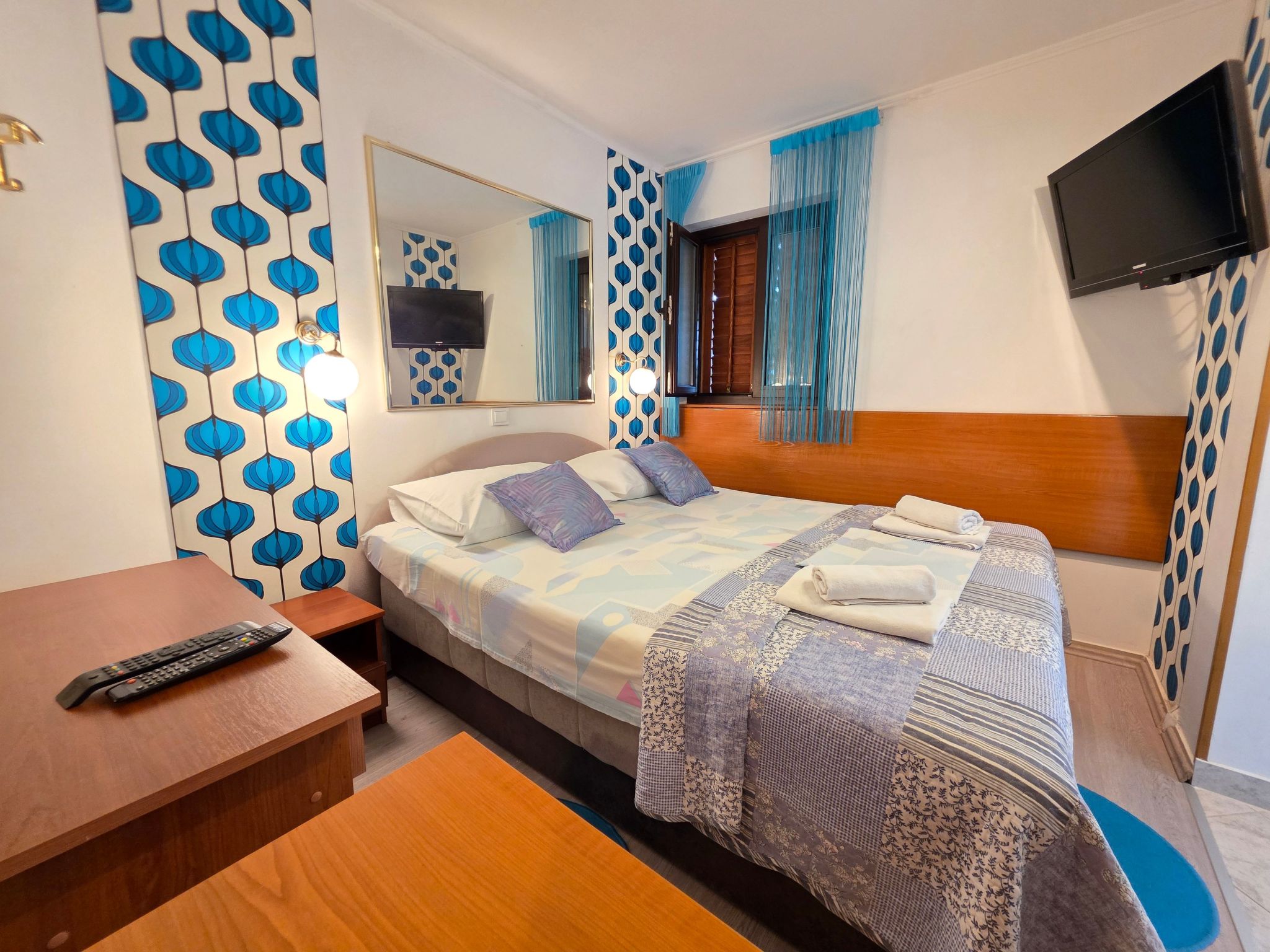 Appartement mit Balkon - gemeinsamer Pool und Terrasse-Inside