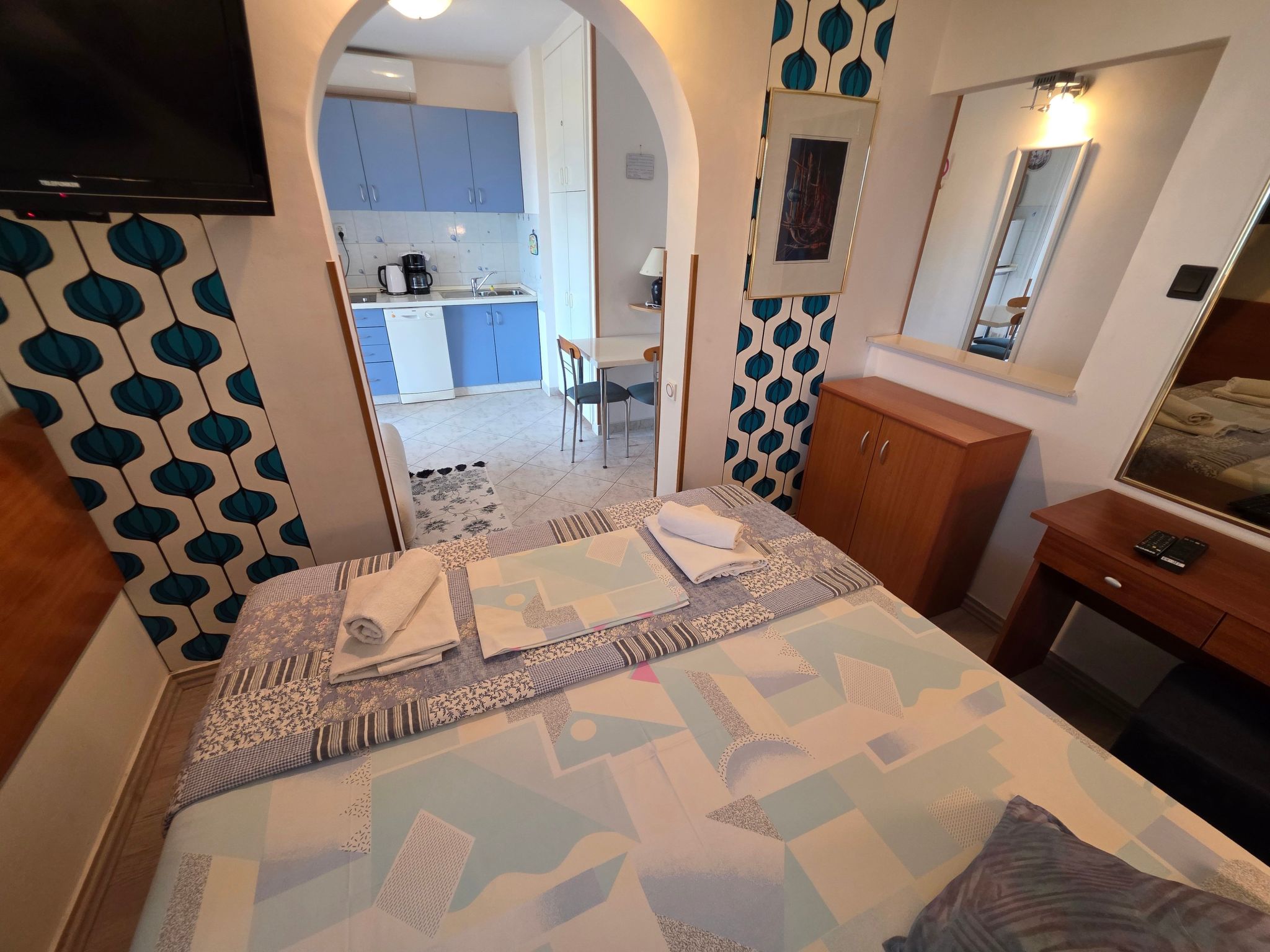 Appartement mit Balkon - gemeinsamer Pool und Terrasse-Inside