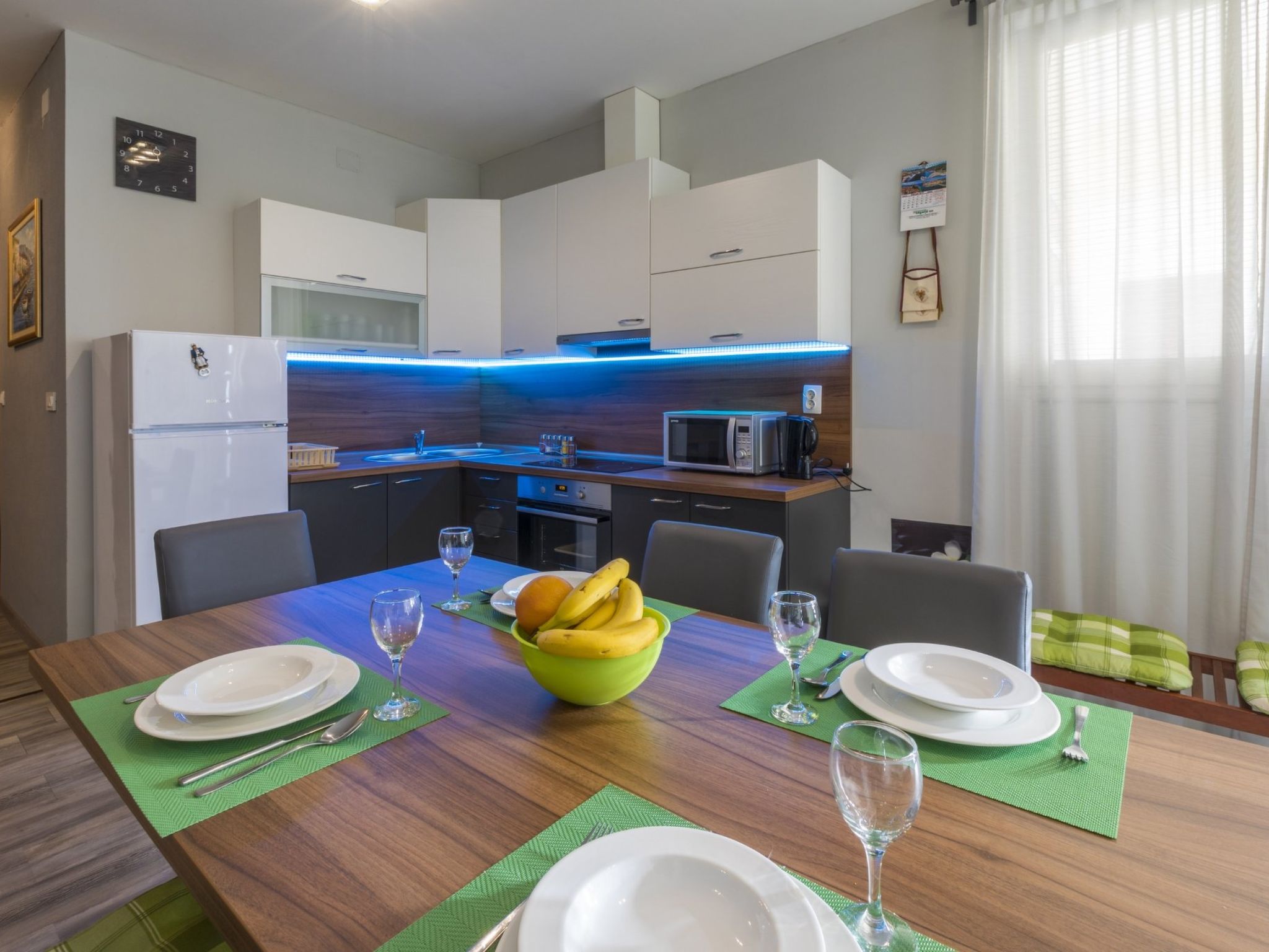 Vlatka / HR-10196-01 - Image-tags.info