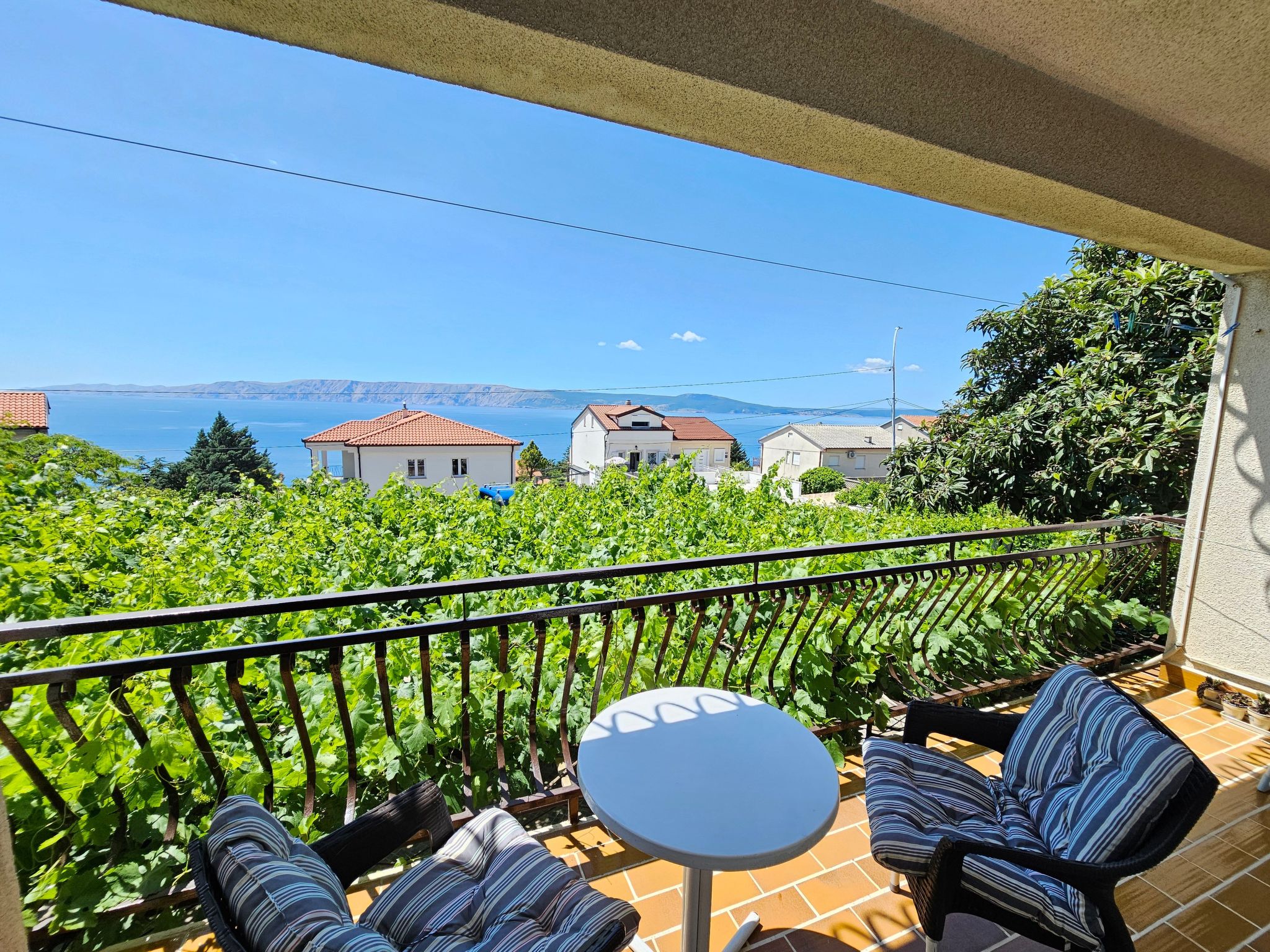 Discover the perfect getaway for a cozy retreat in the heart of Novi Vinodolski, nestled within a serene private house offering a charming guest room just for two. Imagine being just a stone's throw a..