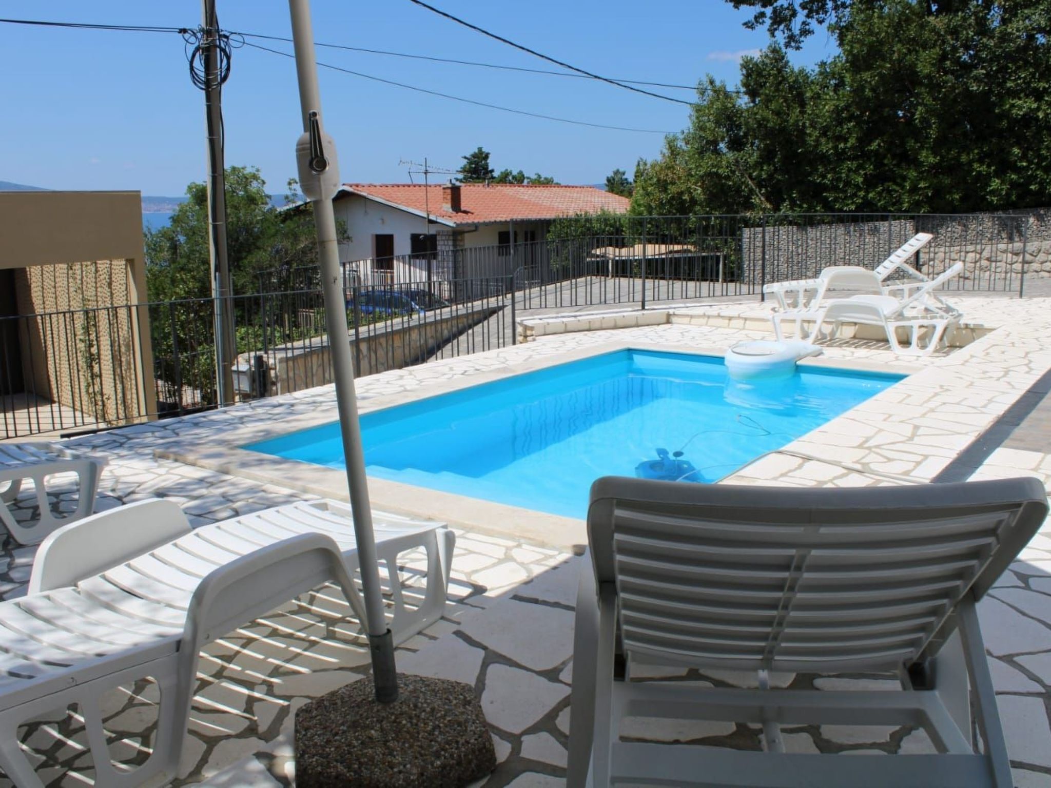 Appartement mit Terrasse, Meerblick, Jacuzzi, Außenpool-Binnen