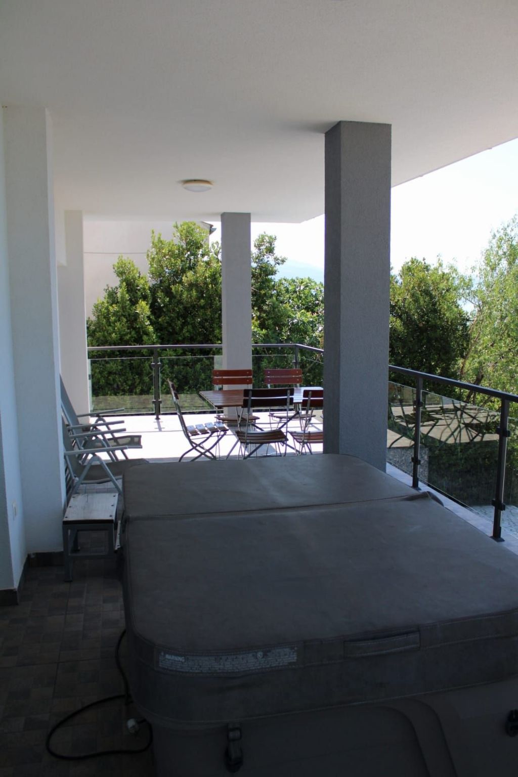 Appartement mit Terrasse, Meerblick, Jacuzzi, Außenpool-Binnen