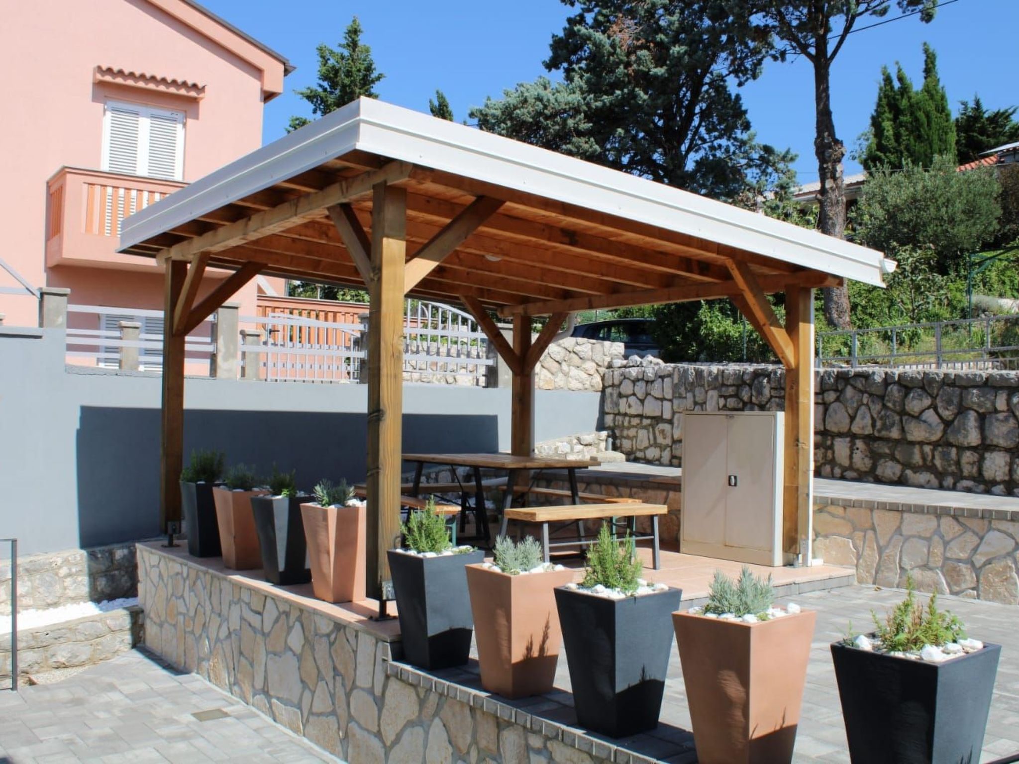 Appartement mit Terrasse, Meerblick, Jacuzzi, Außenpool-Binnen