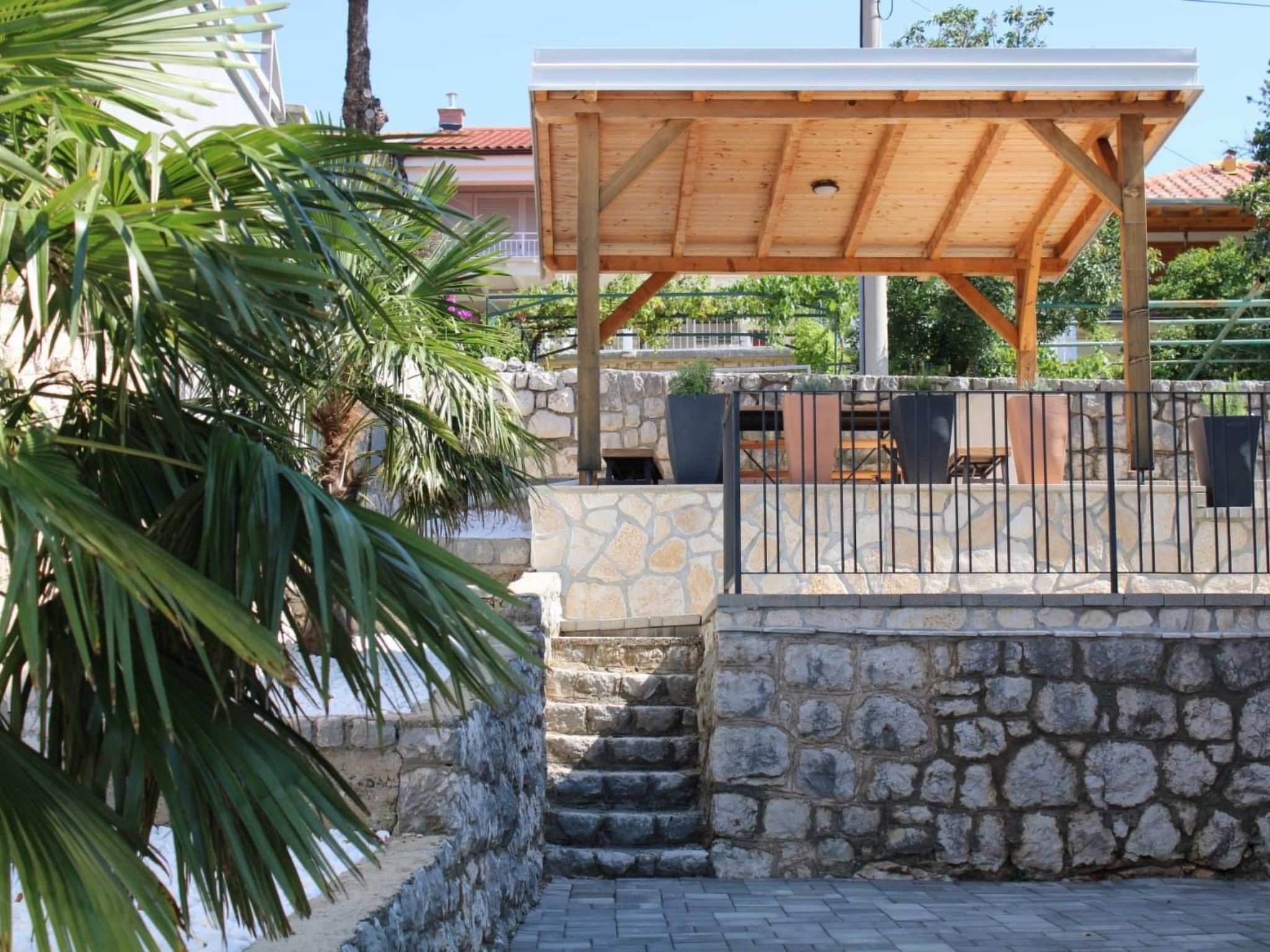 Appartement mit Terrasse, Meerblick, Jacuzzi, Außenpool-Binnen