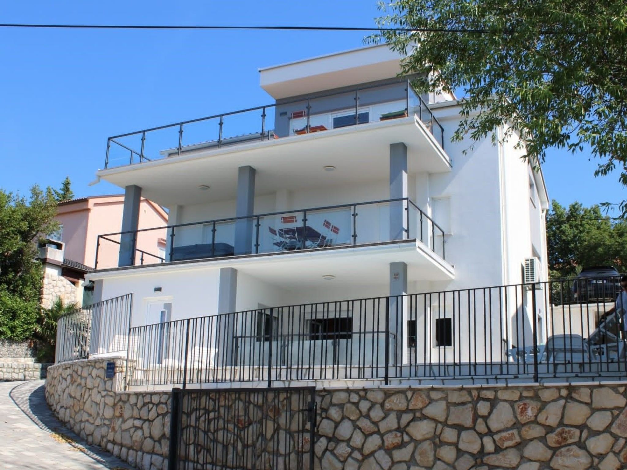 Appartement mit Terrasse, Meerblick, Jacuzzi, Außenpool-Binnen