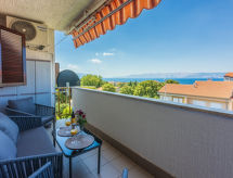 Romantisch appartement met zeezicht in Novi Vinodolski - thumbnail 6