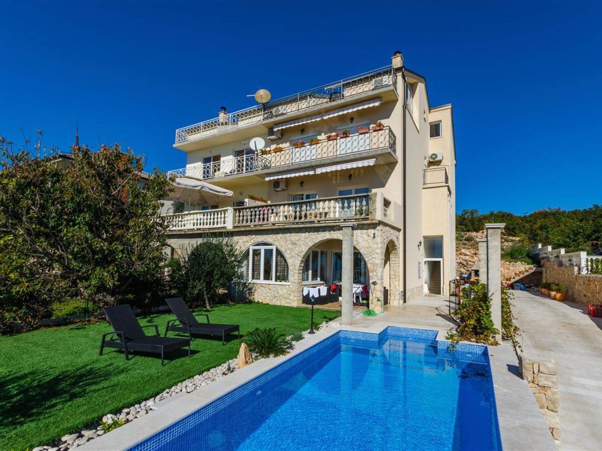 TIJANA 2 / HR-07197-02 - Dehors