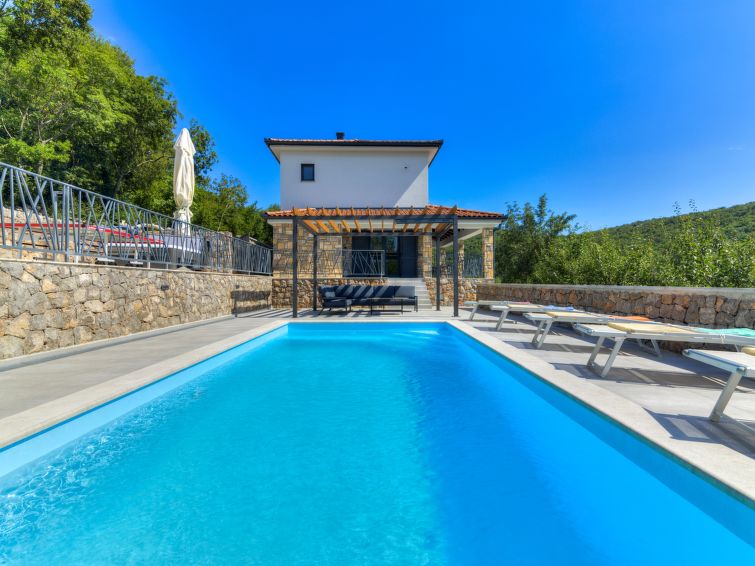 Vakantiehuis met privézwembad en whirlpool in Novi Vinodolski in Novi Vinodolski