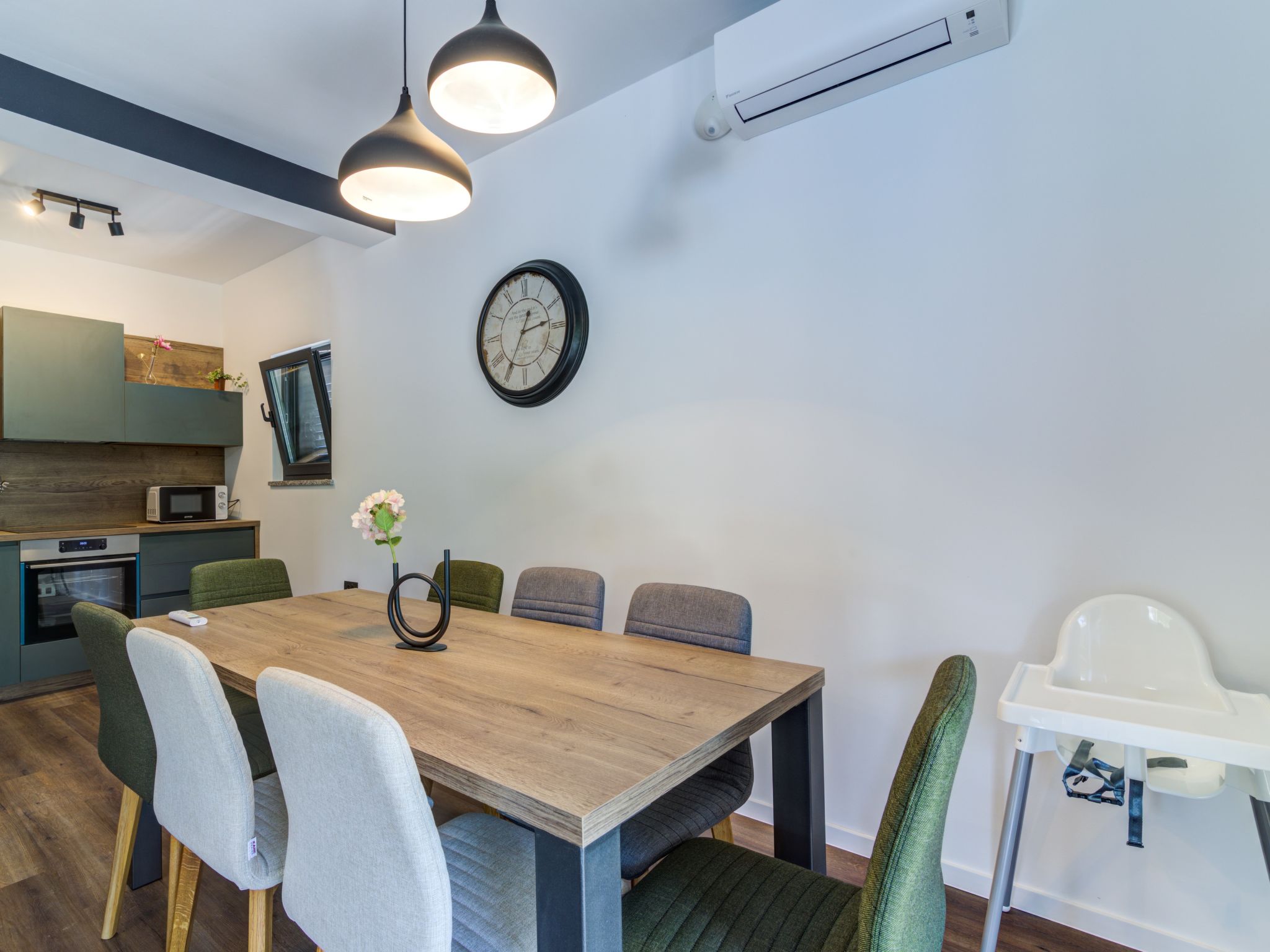 Kitchen / Dining Room