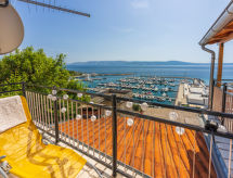 Romantisch appartement met zeezicht in Novi Vinodolski, 250m van het strand - thumbnail 3