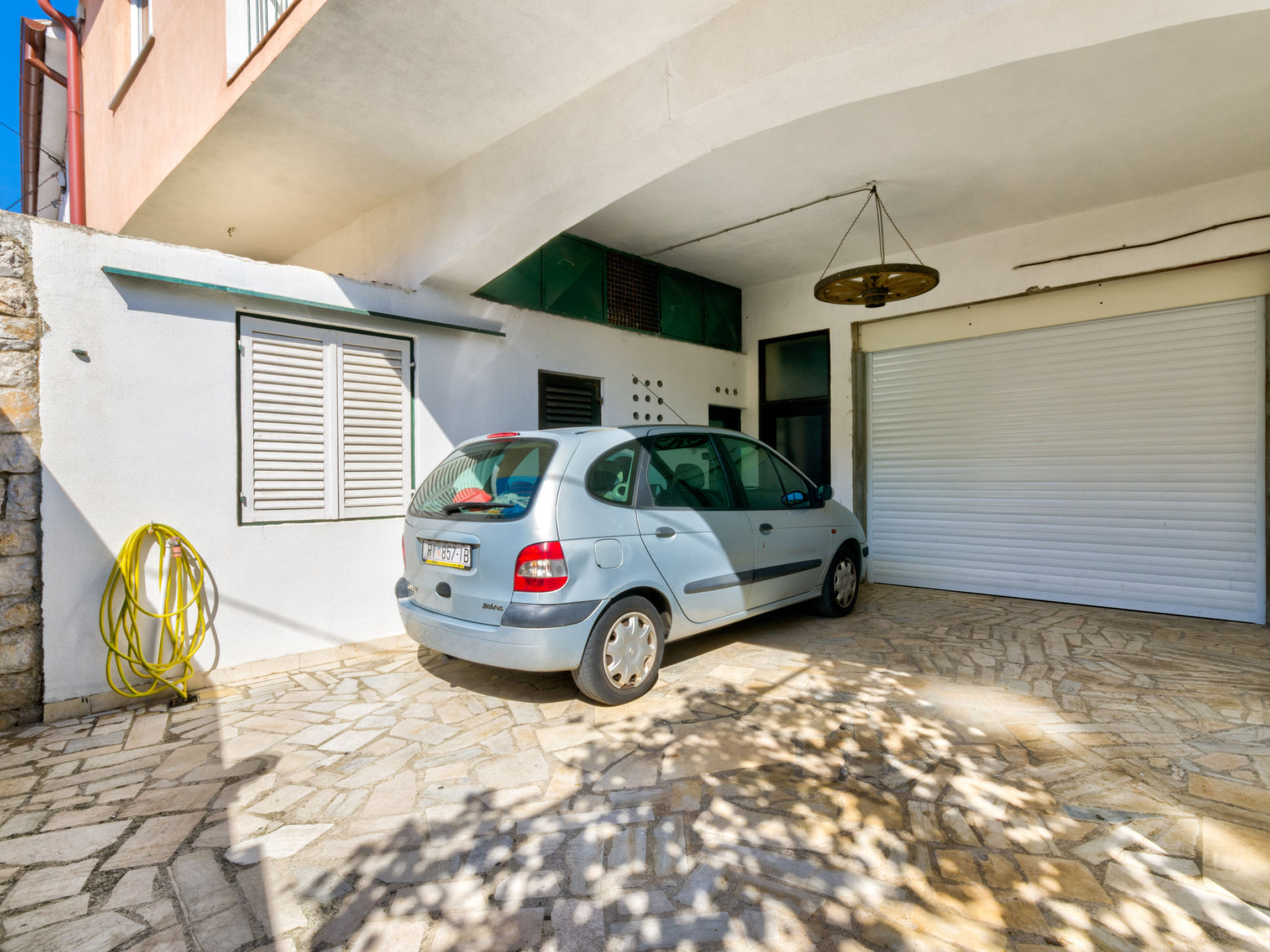 DADA 2 / HR-05497-02