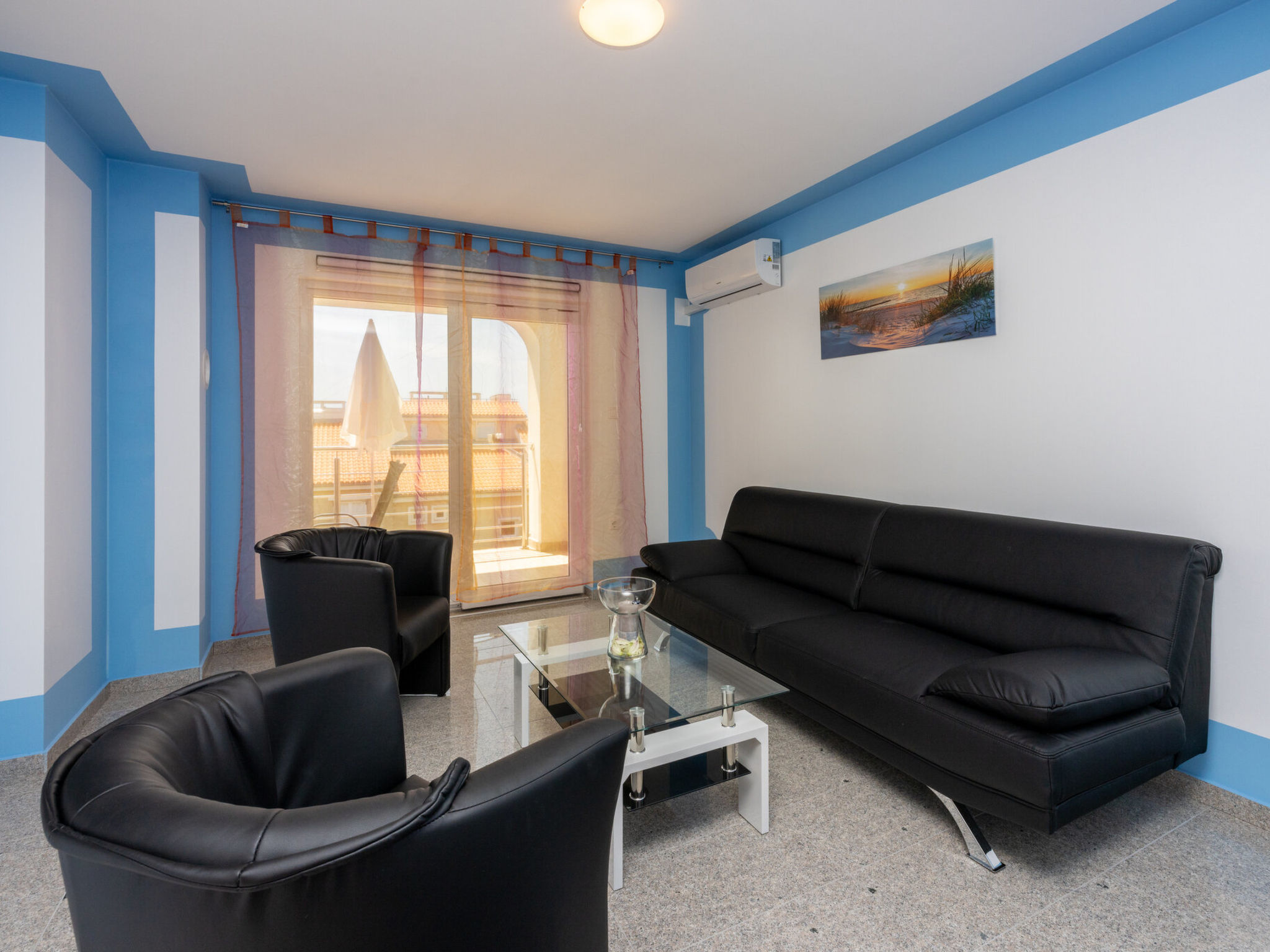 ABERT SUSI / HR-05640-01 - Inside